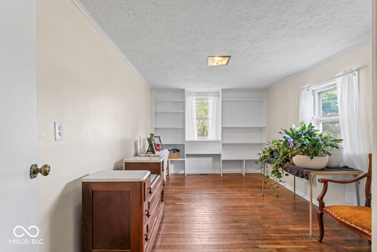 6908 Mendenhall Road