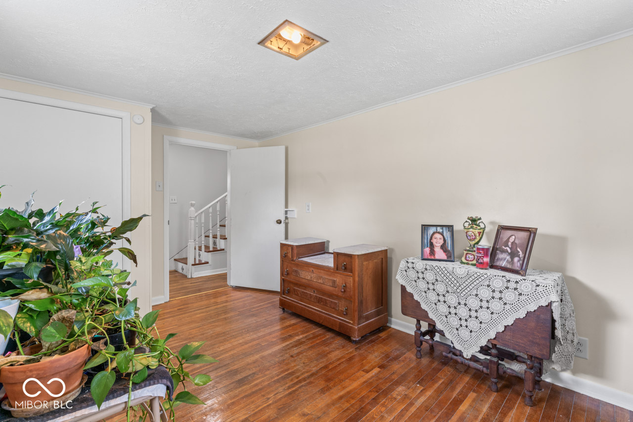 6908 Mendenhall Road