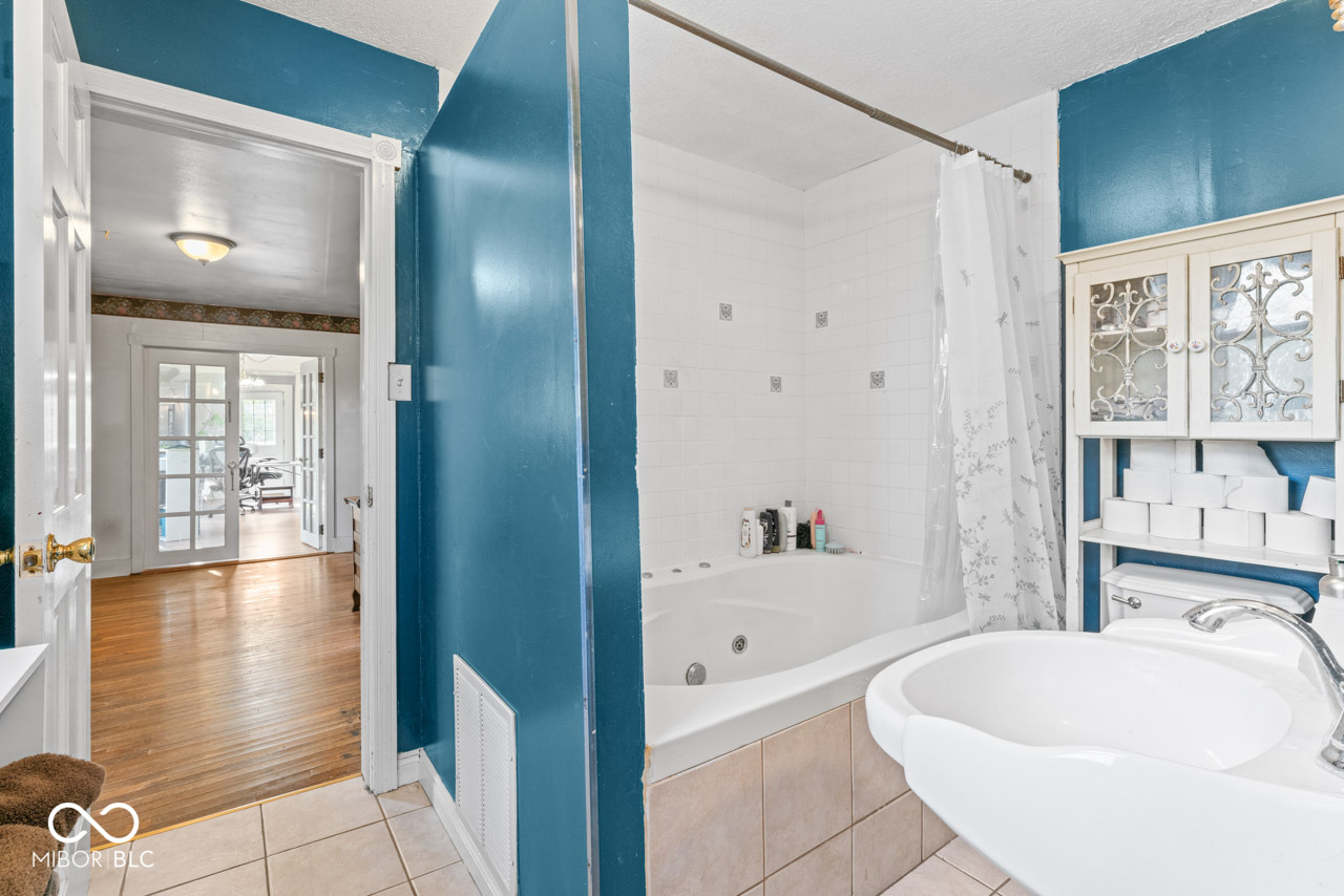 6908 Mendenhall Road