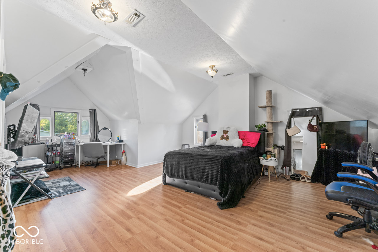 6908 Mendenhall Road