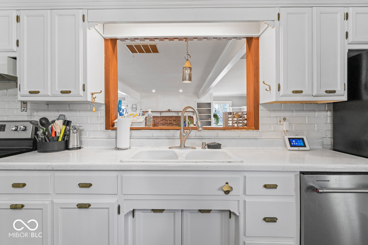 6908 Mendenhall Road