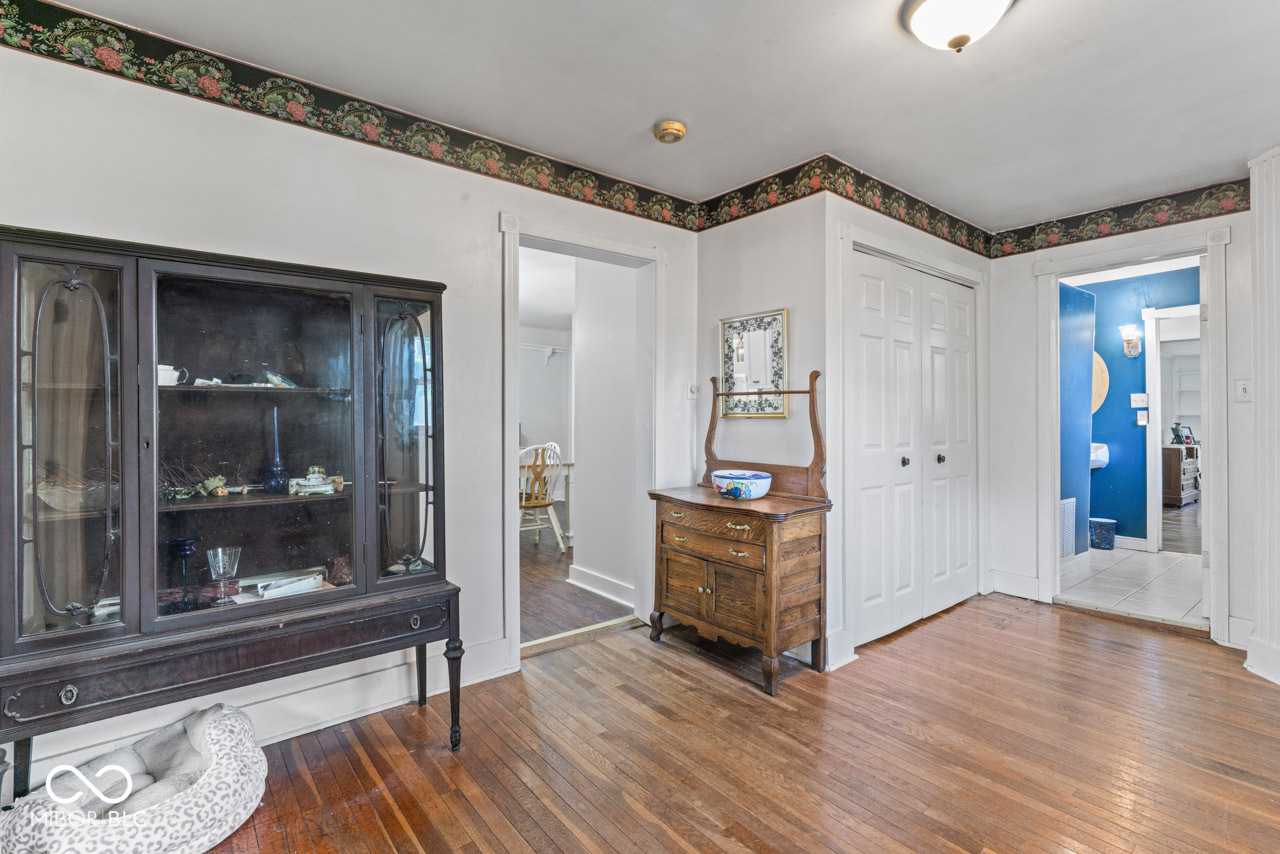 6908 Mendenhall Road