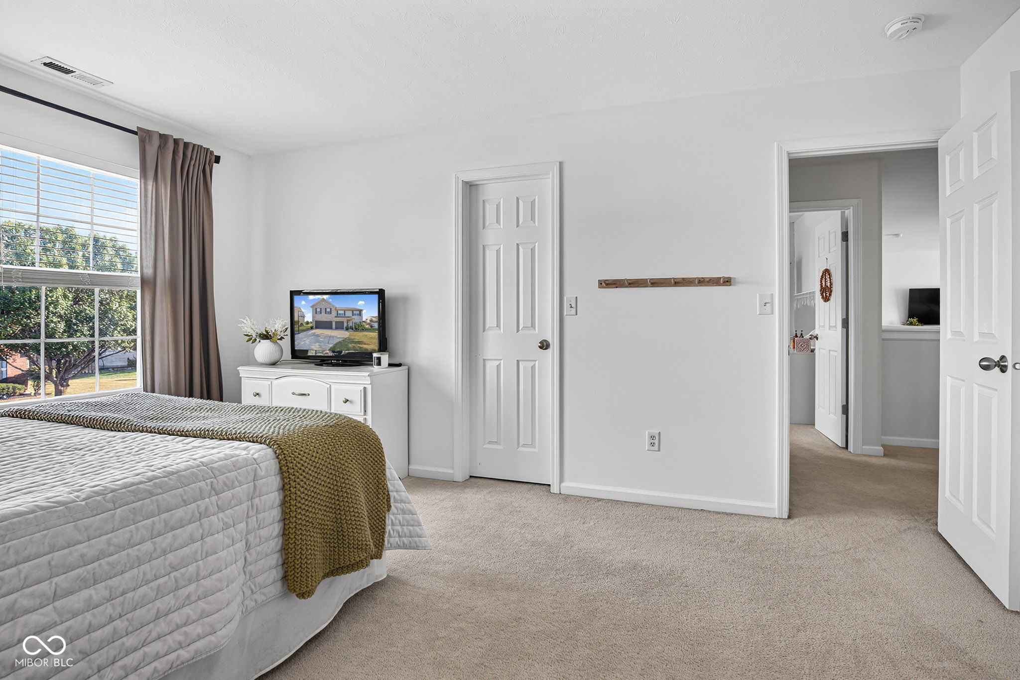 5894 W Falling Waters Drive