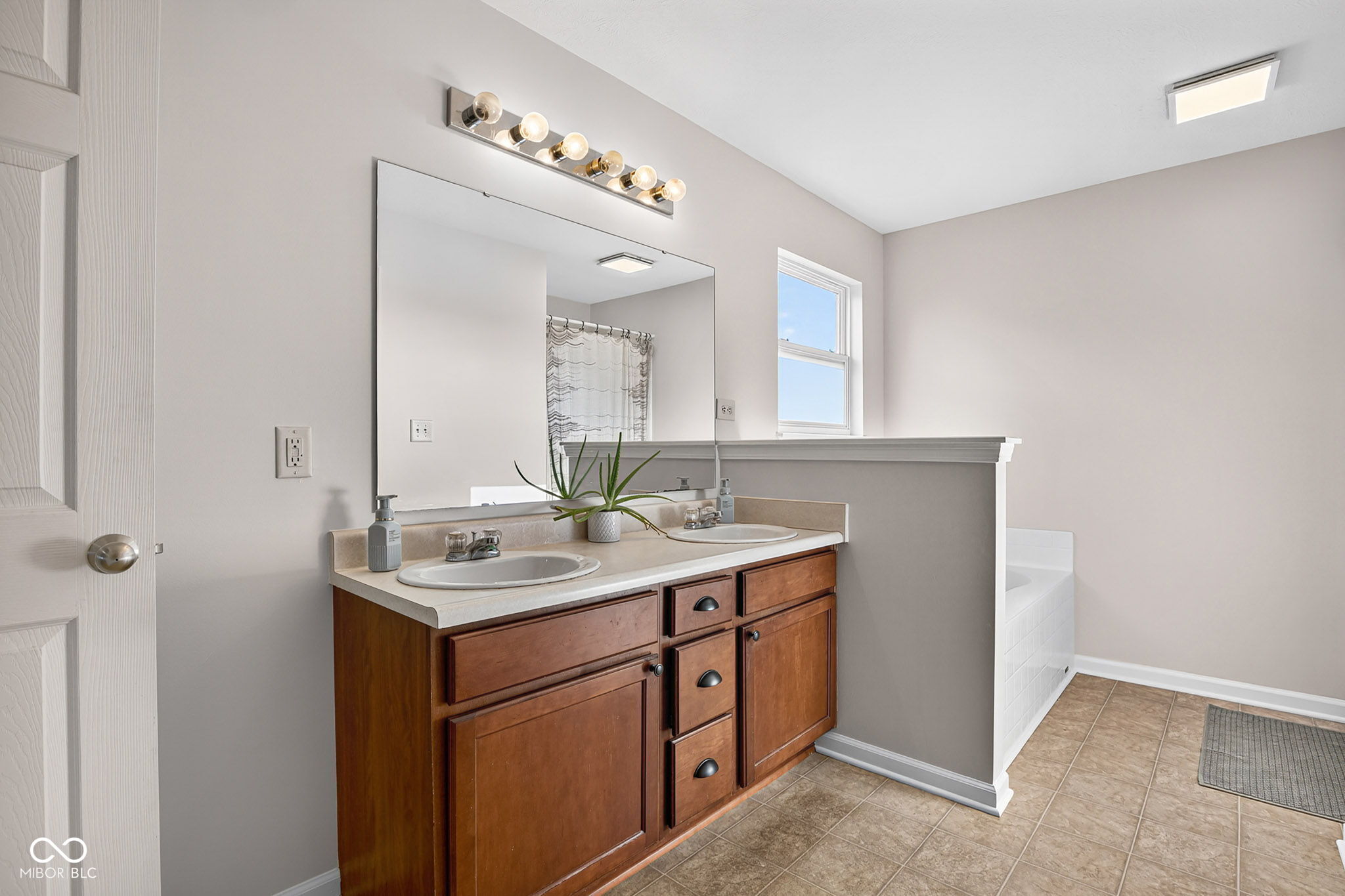 5894 W Falling Waters Drive