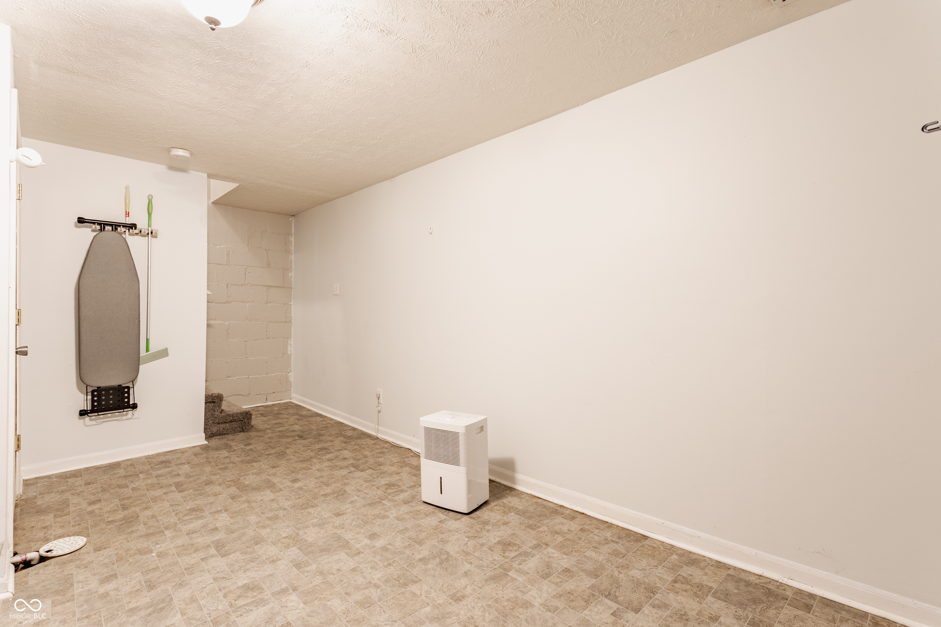 530 Sutherland Avenue Unit: UNIT B