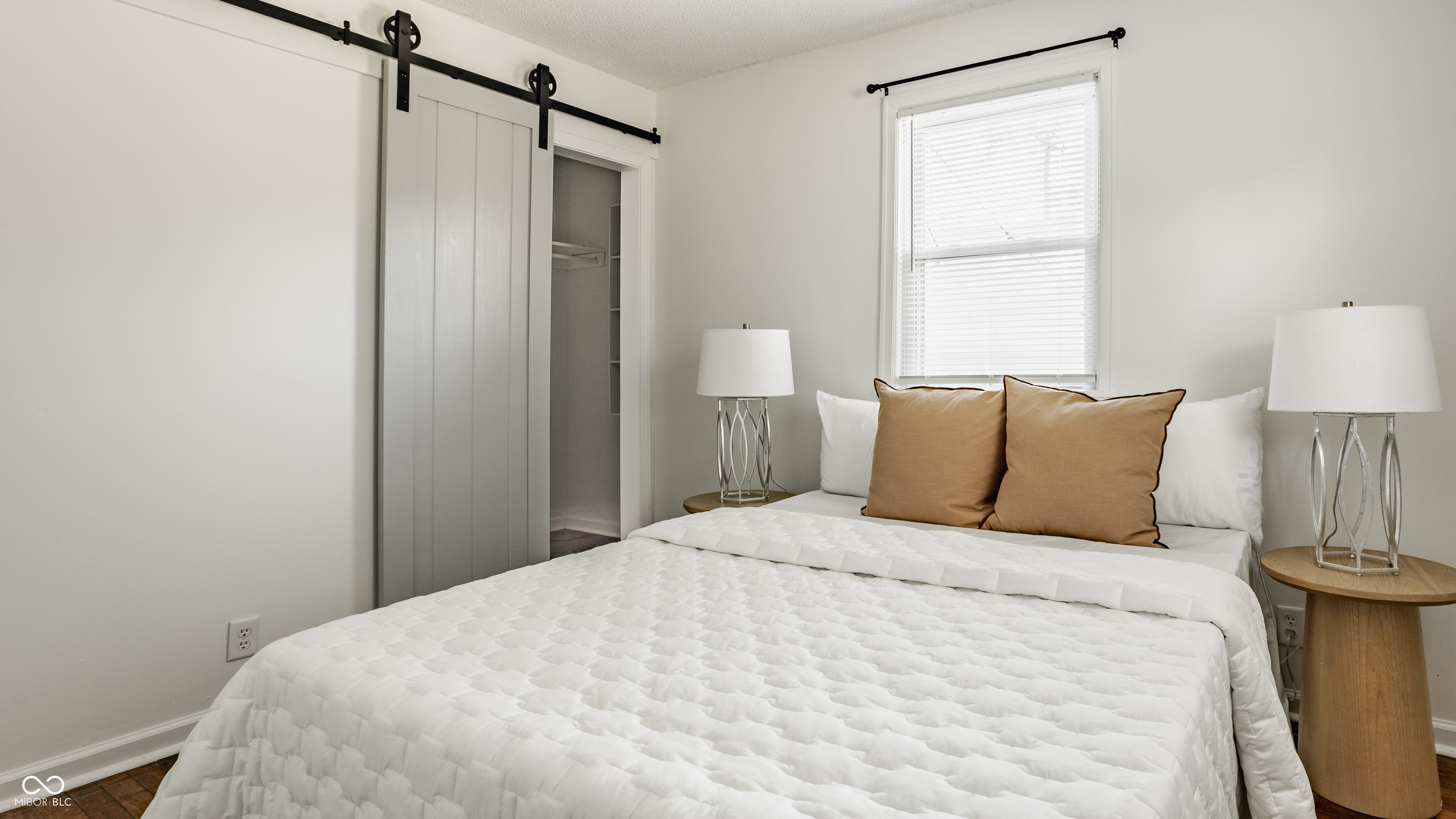 5660 N Keystone Avenue