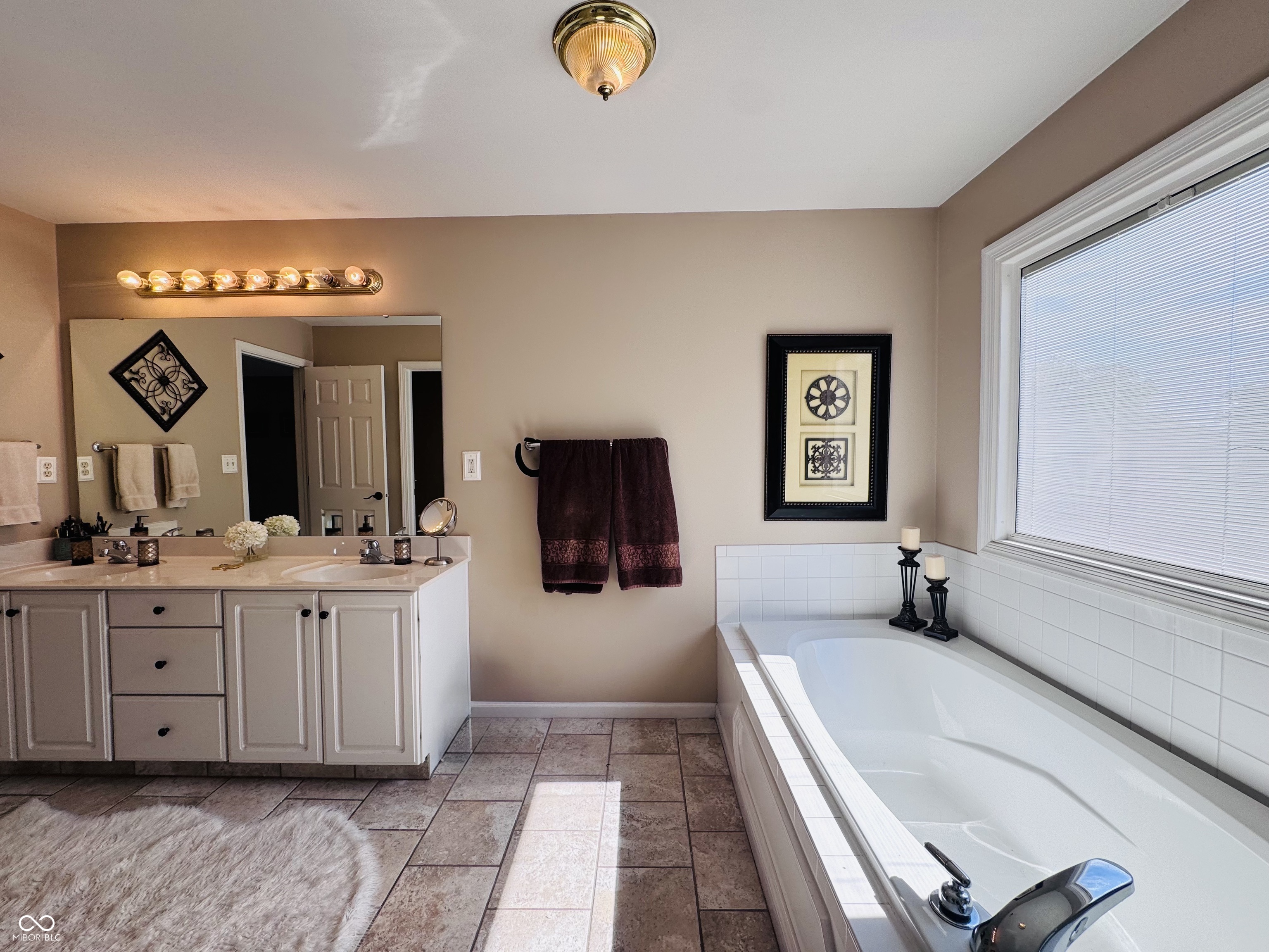 11446 Sutton Place Drive W