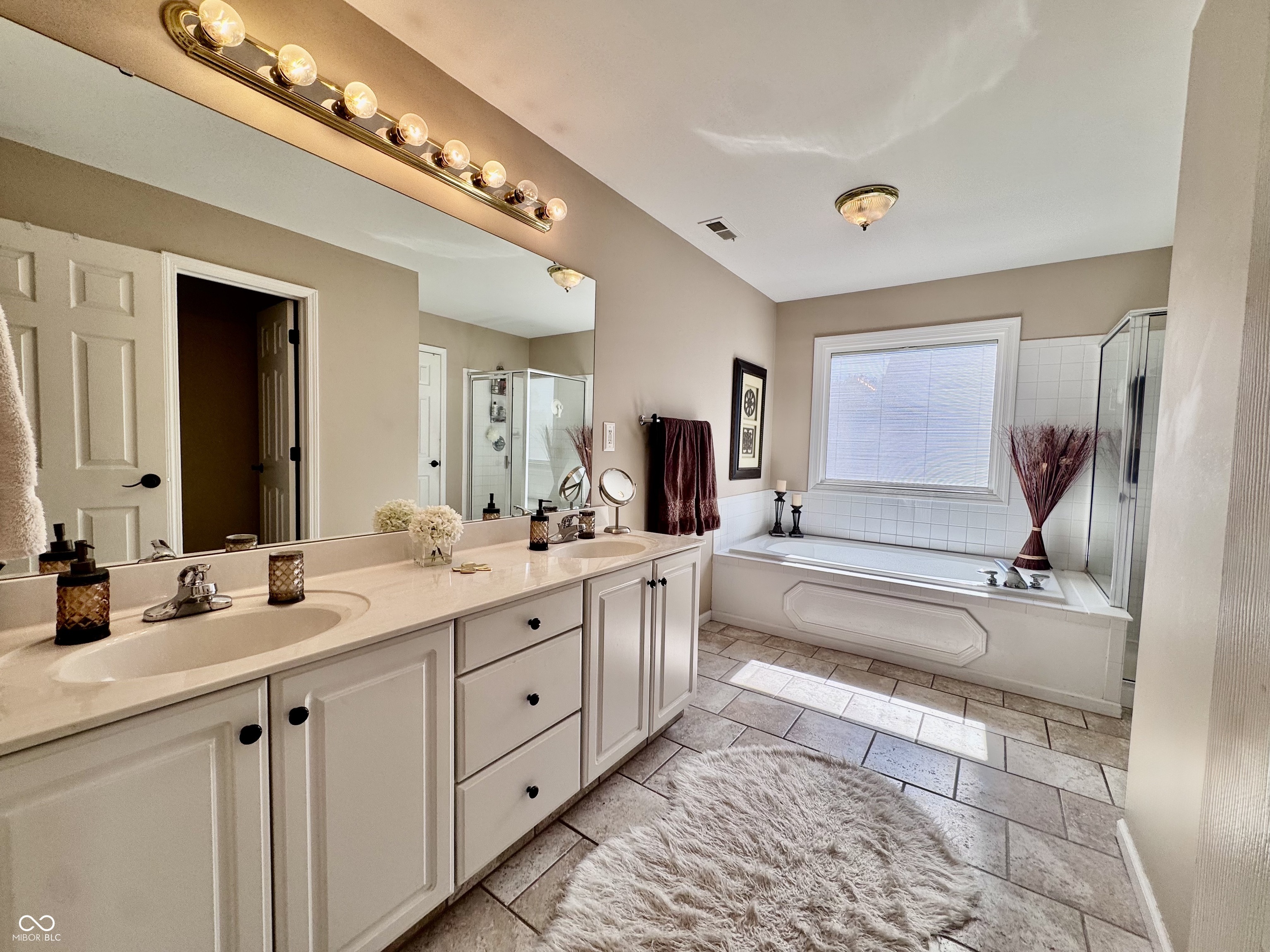 11446 Sutton Place Drive W