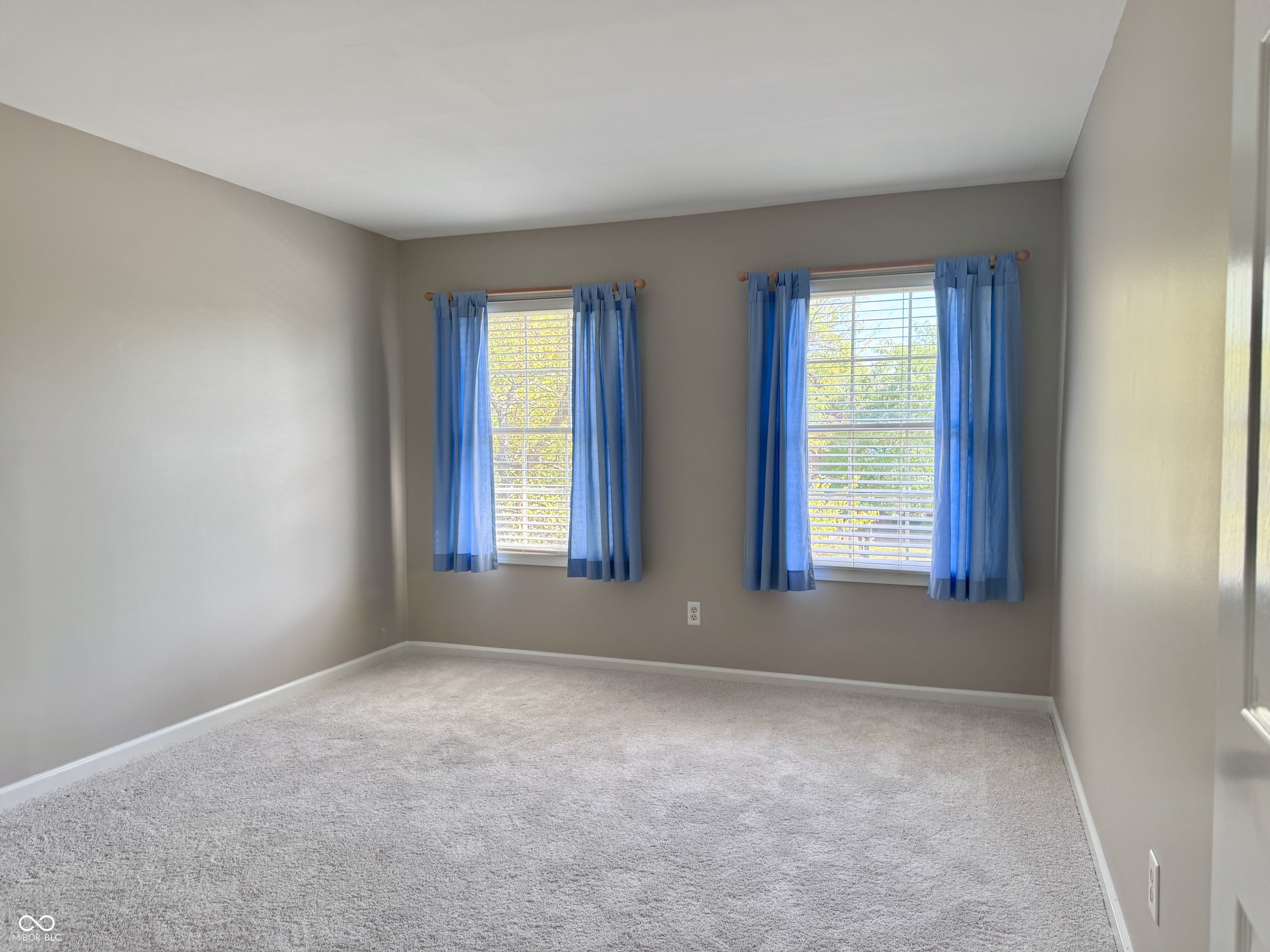 11446 Sutton Place Drive W