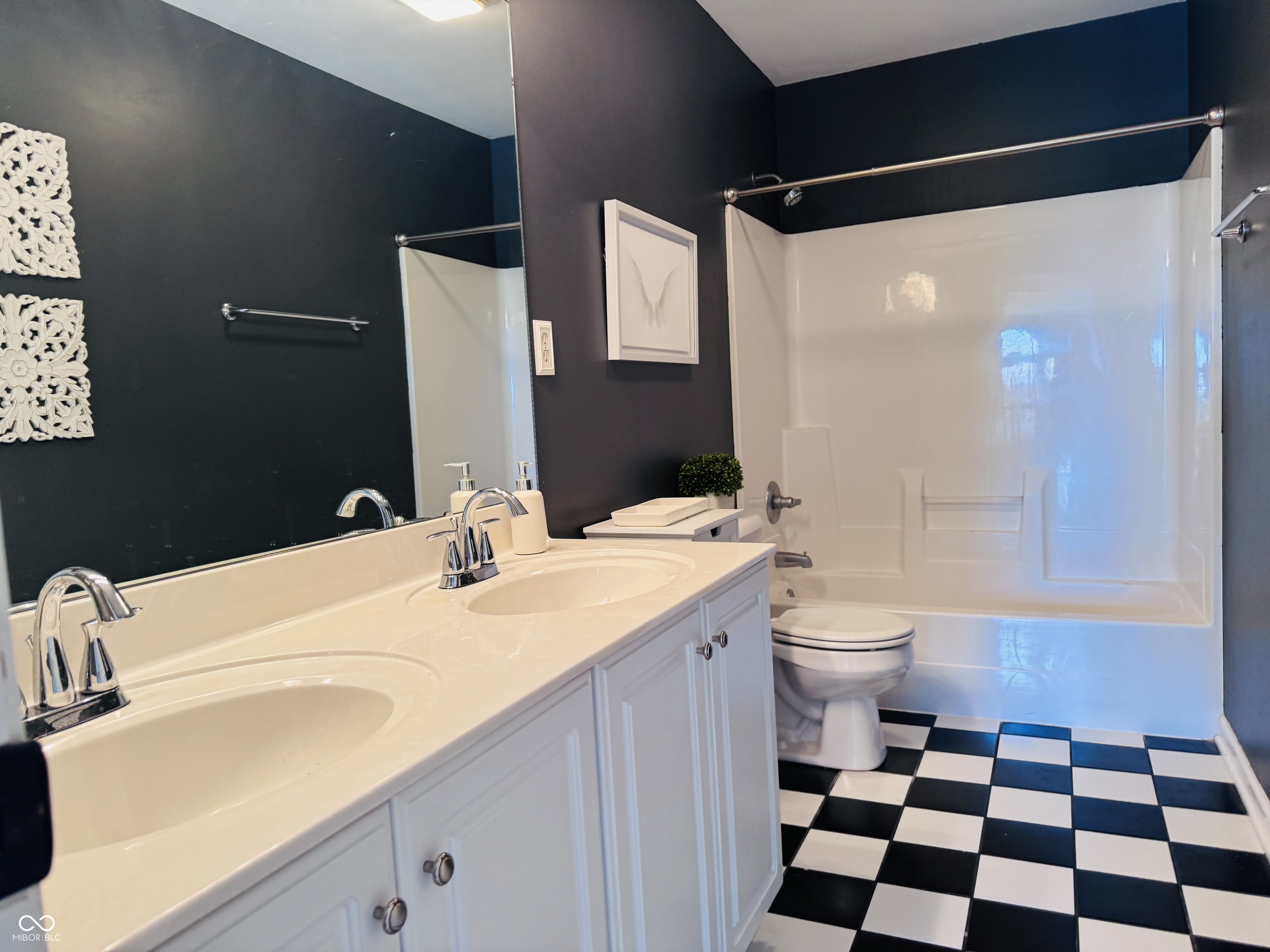 11446 Sutton Place Drive W