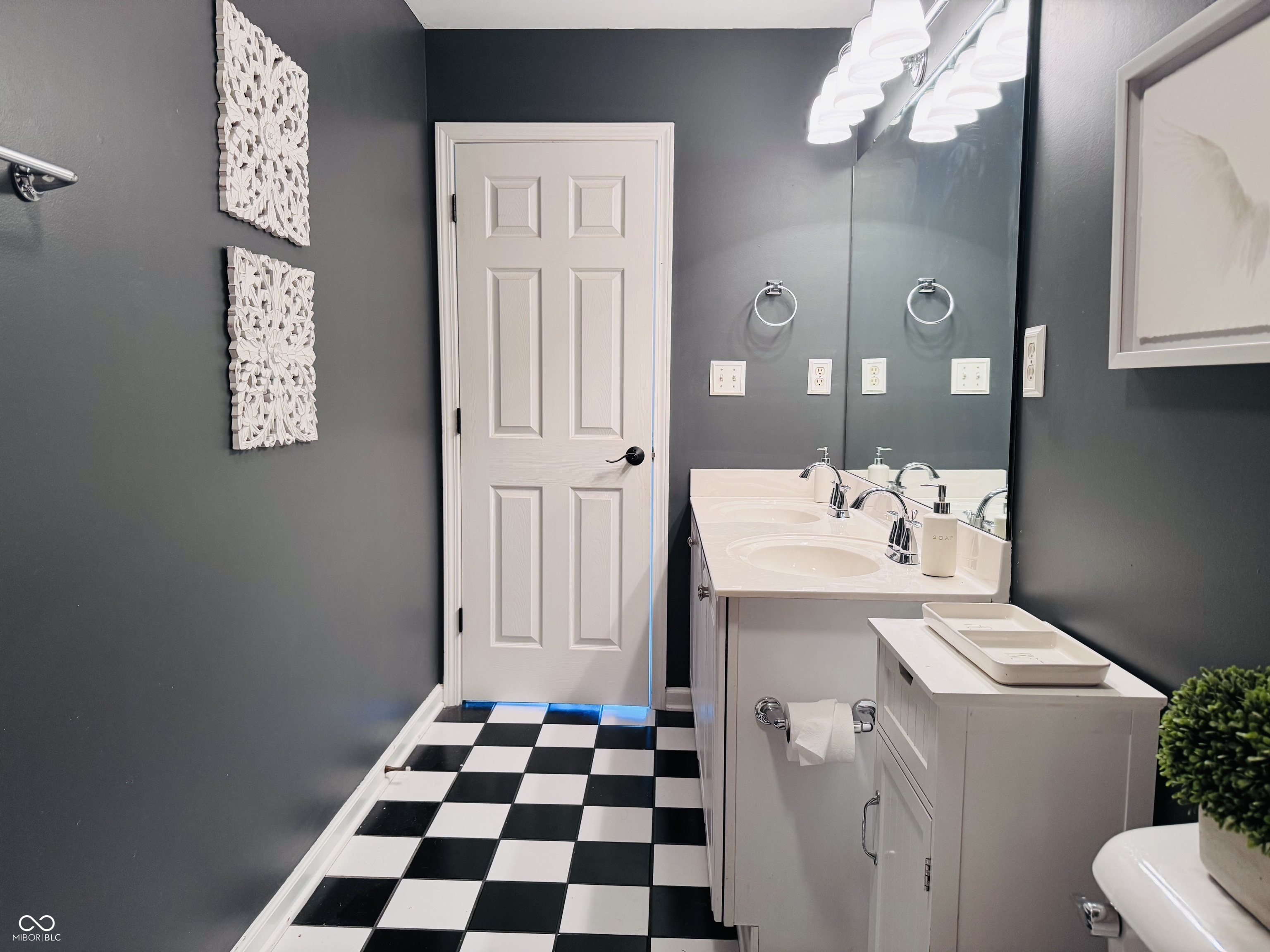 11446 Sutton Place Drive W