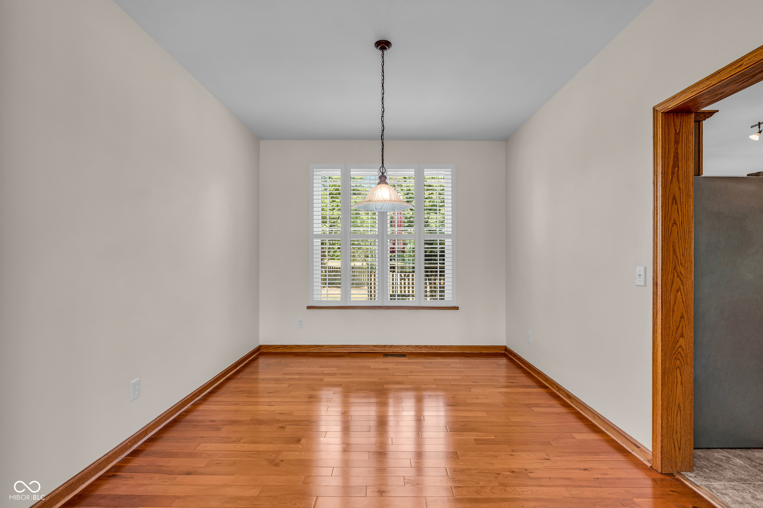 130 W Columbine Lane