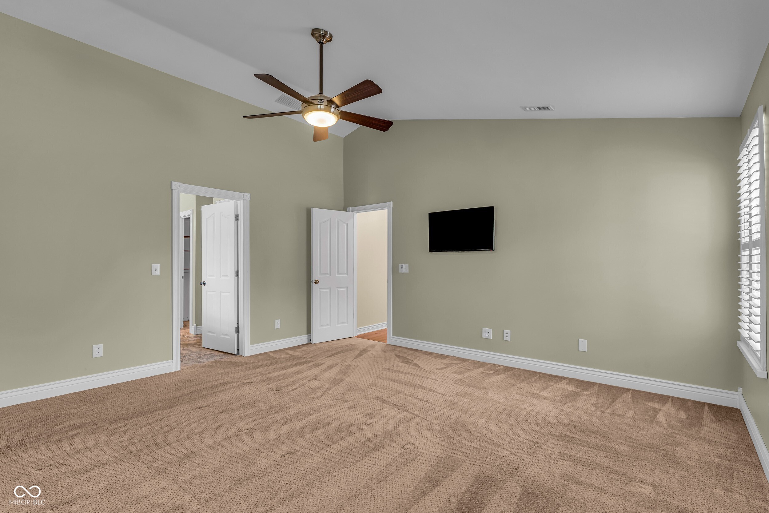 130 W Columbine Lane