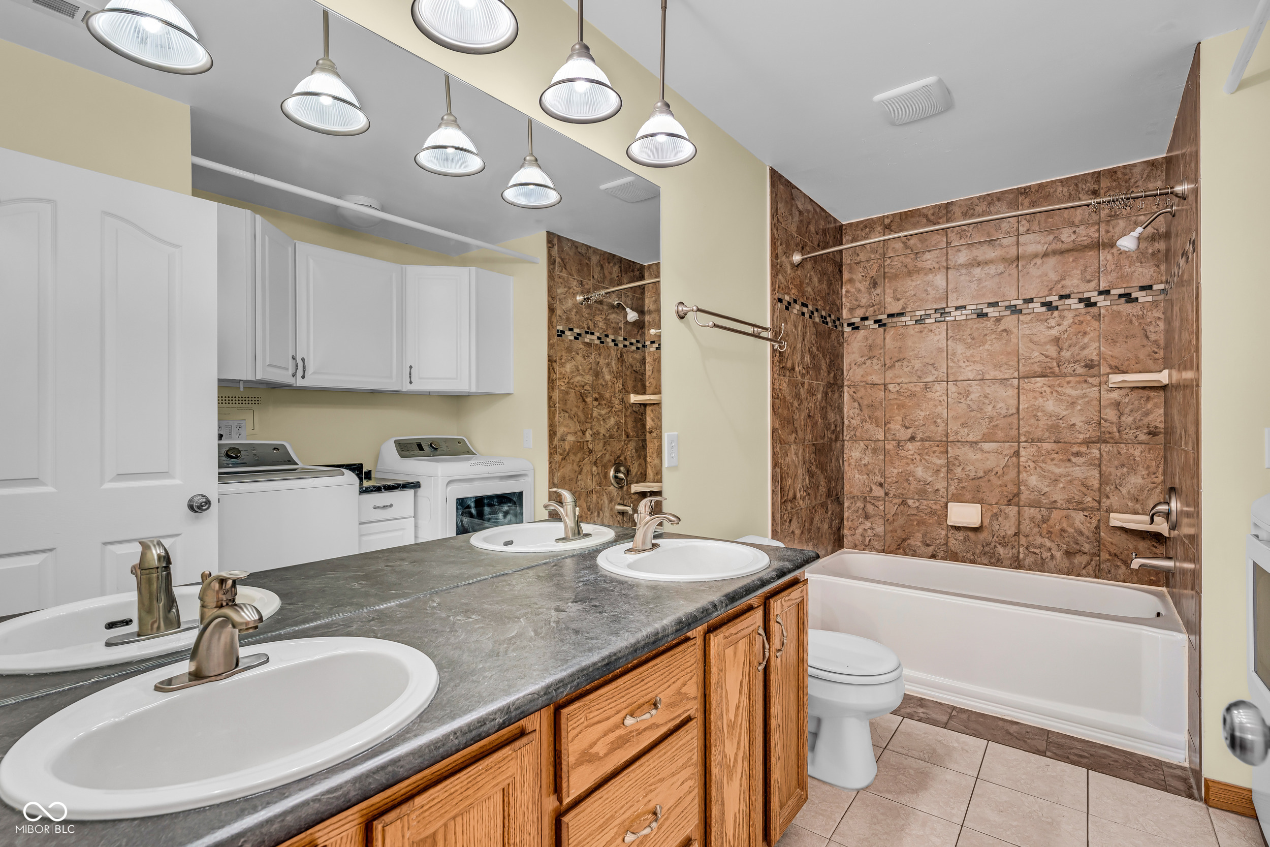 130 W Columbine Lane