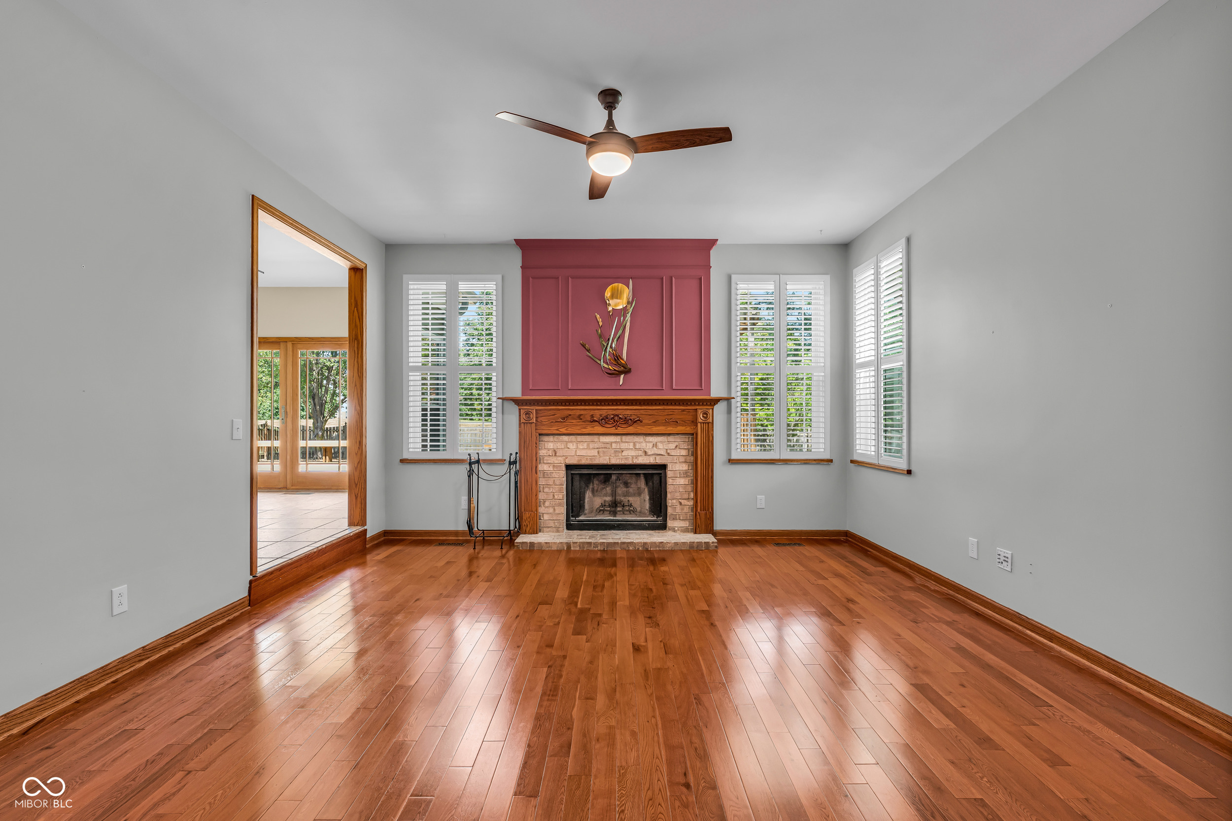 130 W Columbine Lane