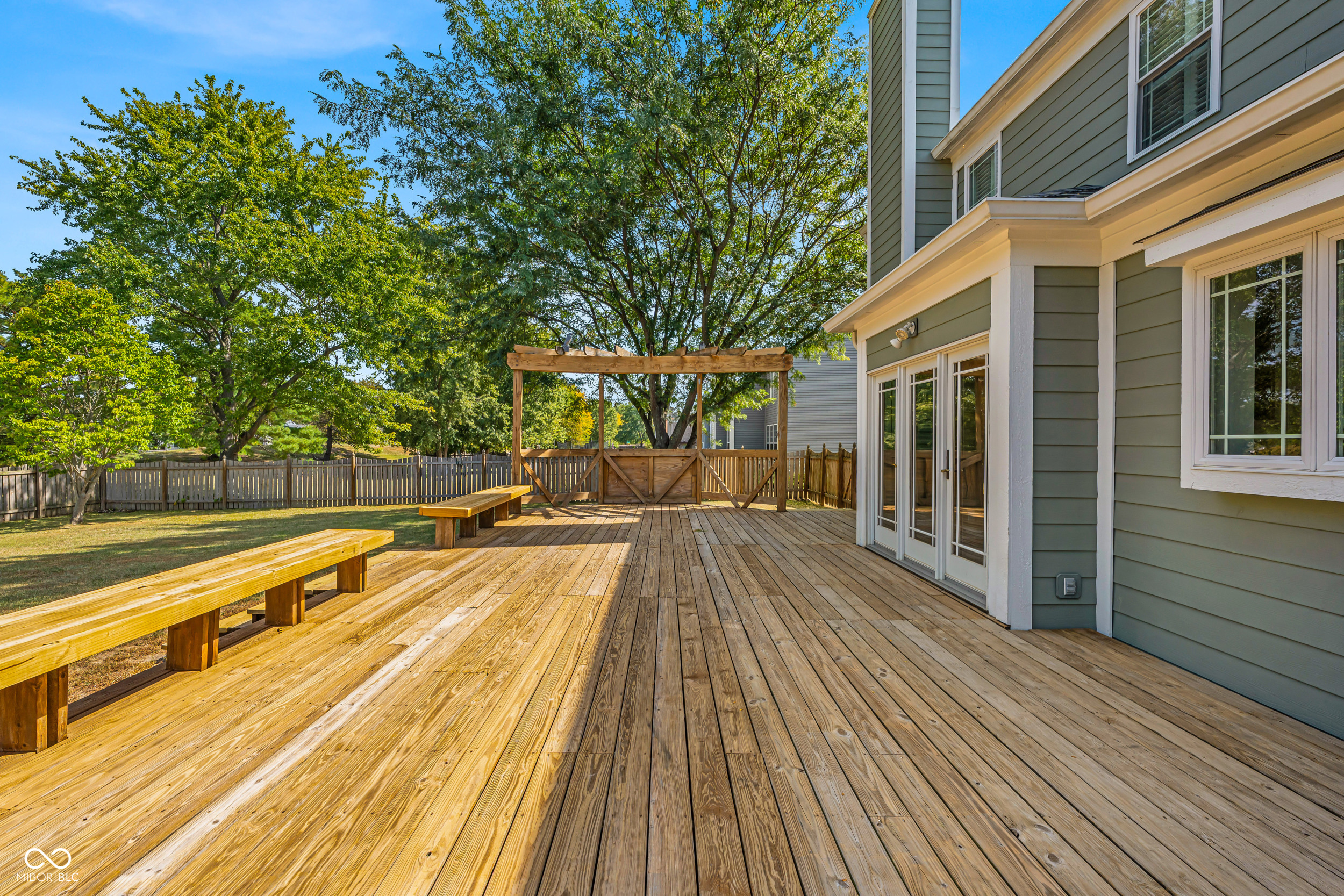 130 W Columbine Lane