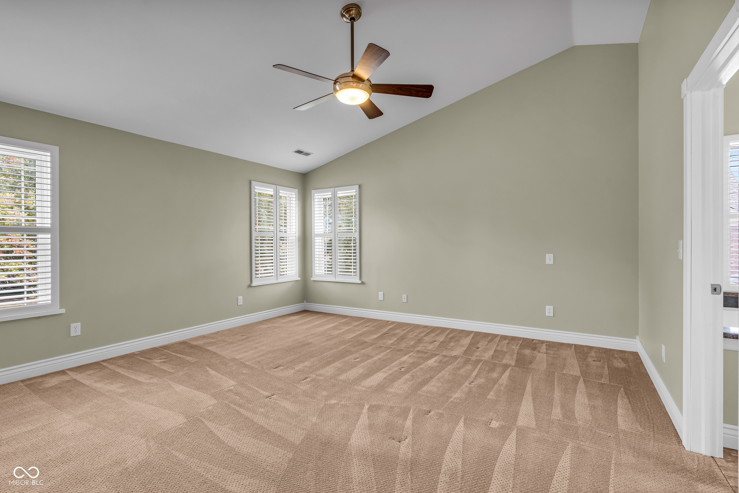 130 W Columbine Lane