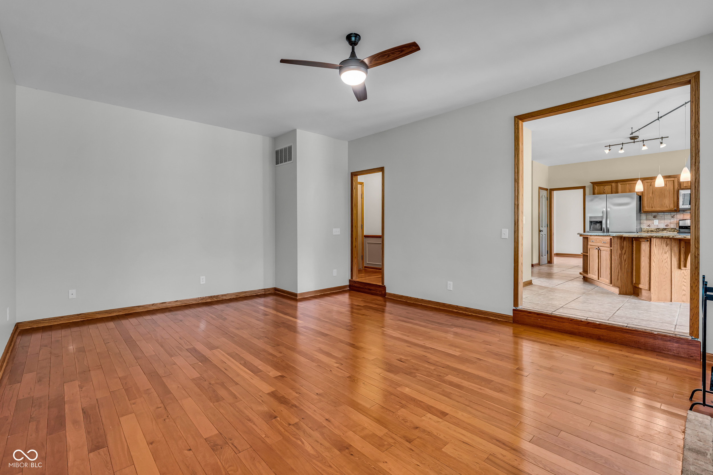 130 W Columbine Lane