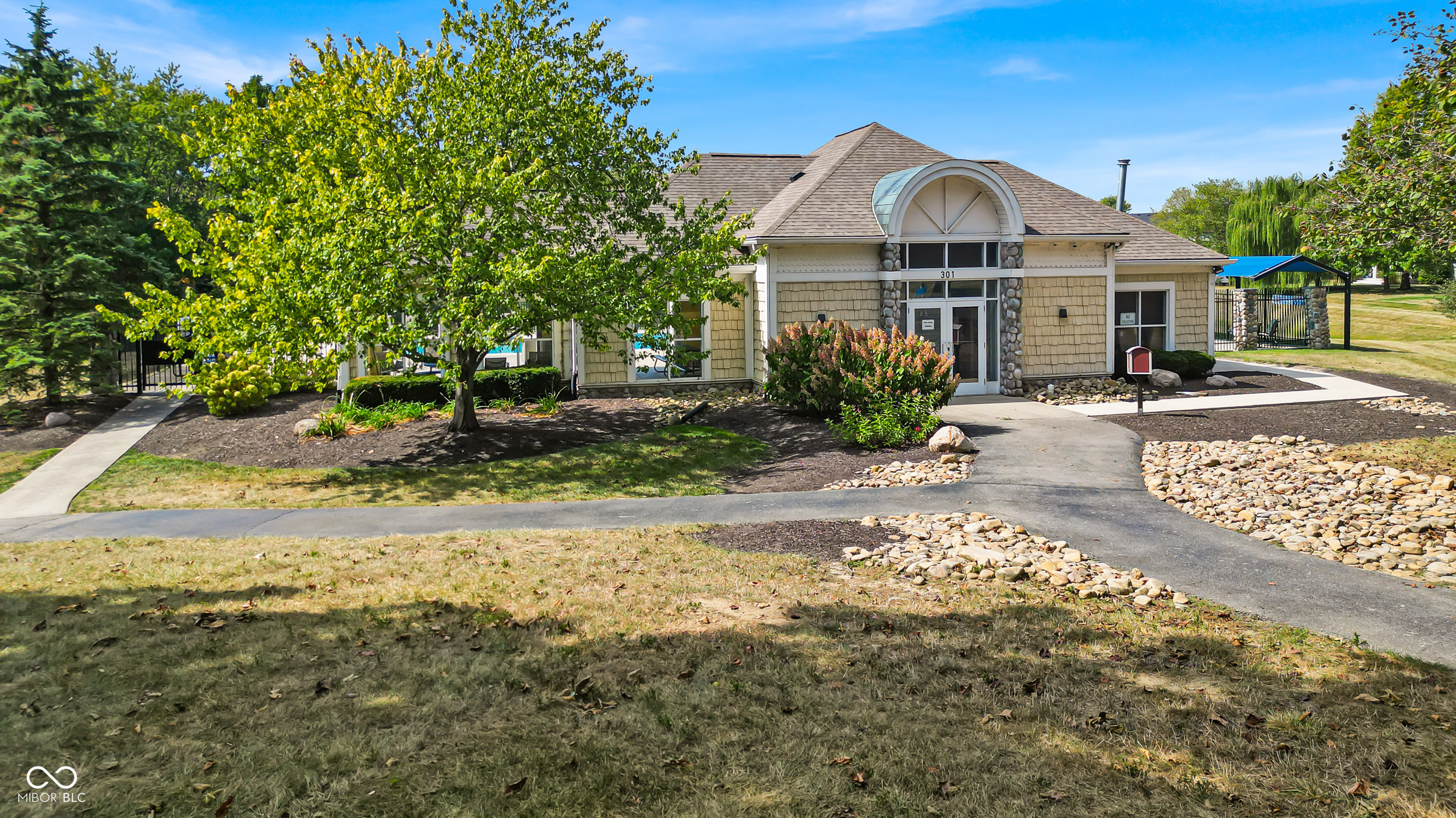 130 W Columbine Lane