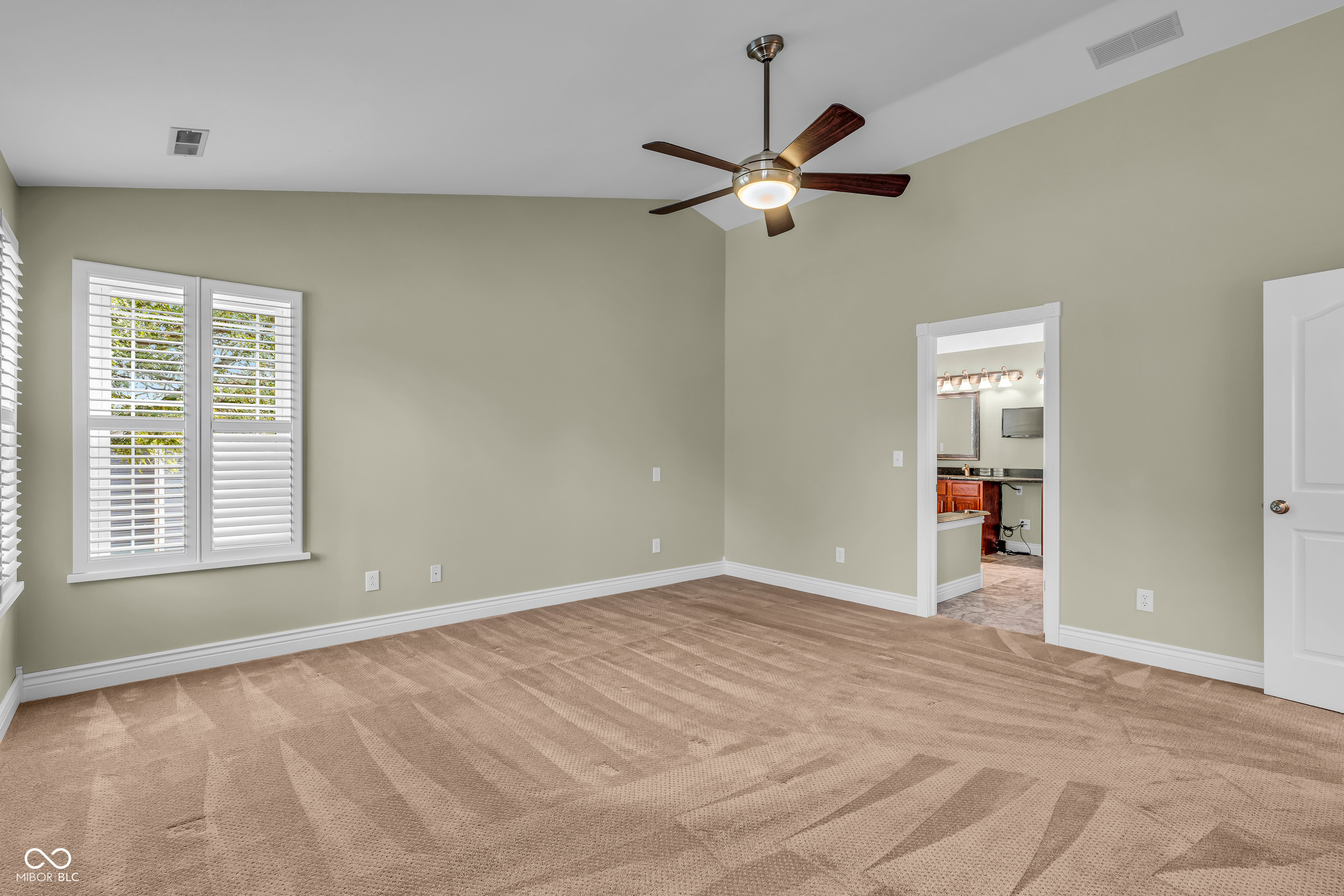 130 W Columbine Lane