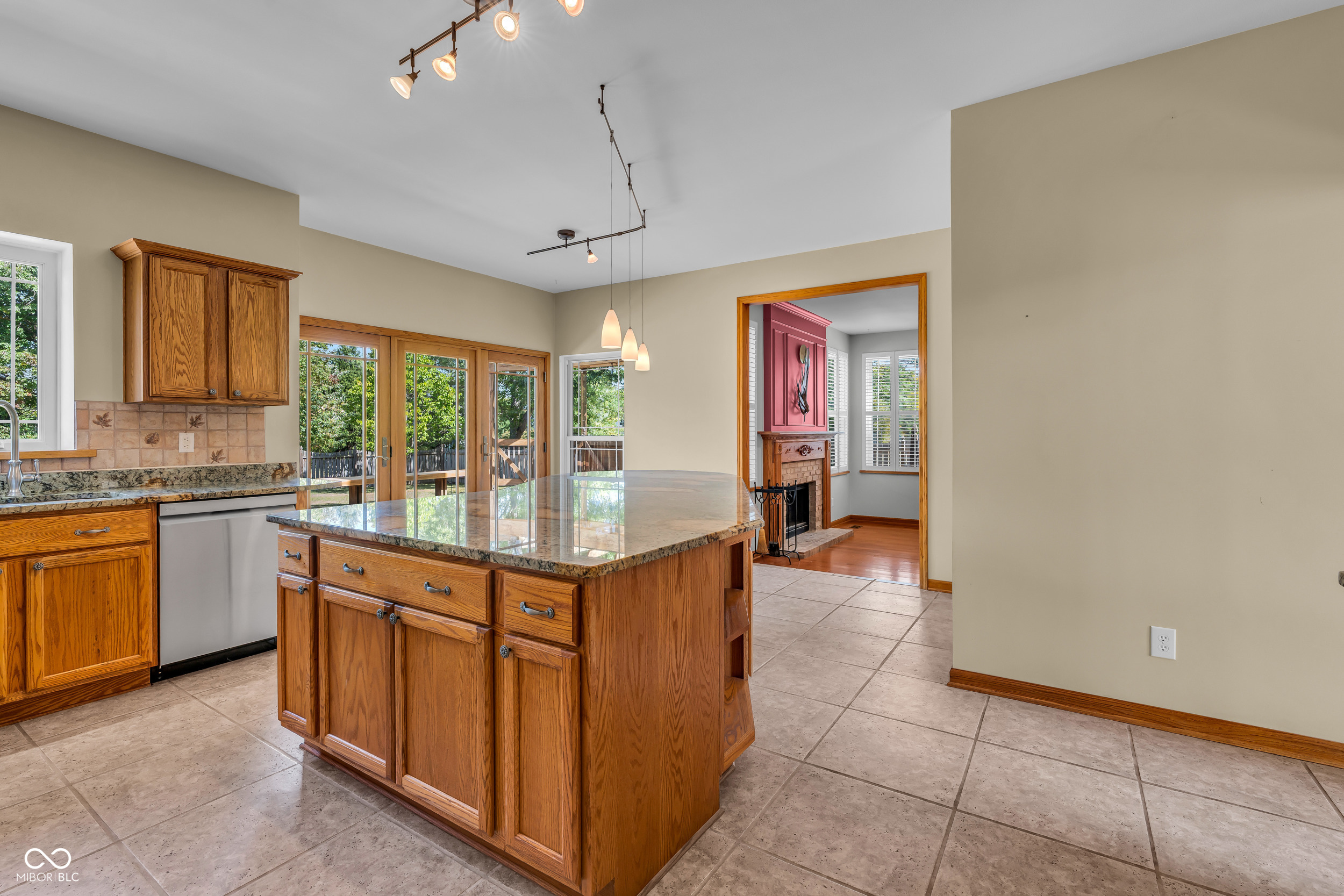 130 W Columbine Lane