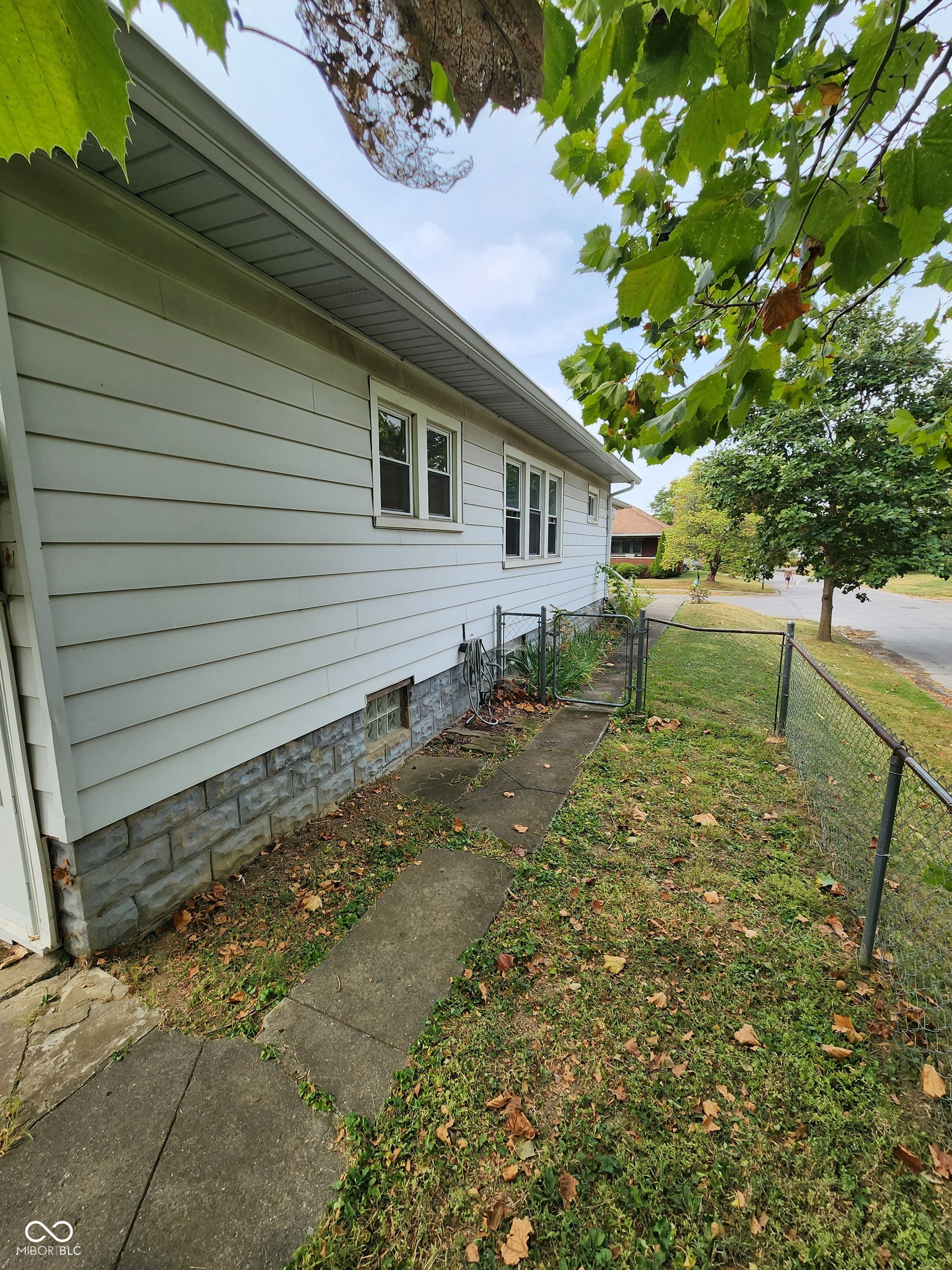 1027 N Linwood Avenue