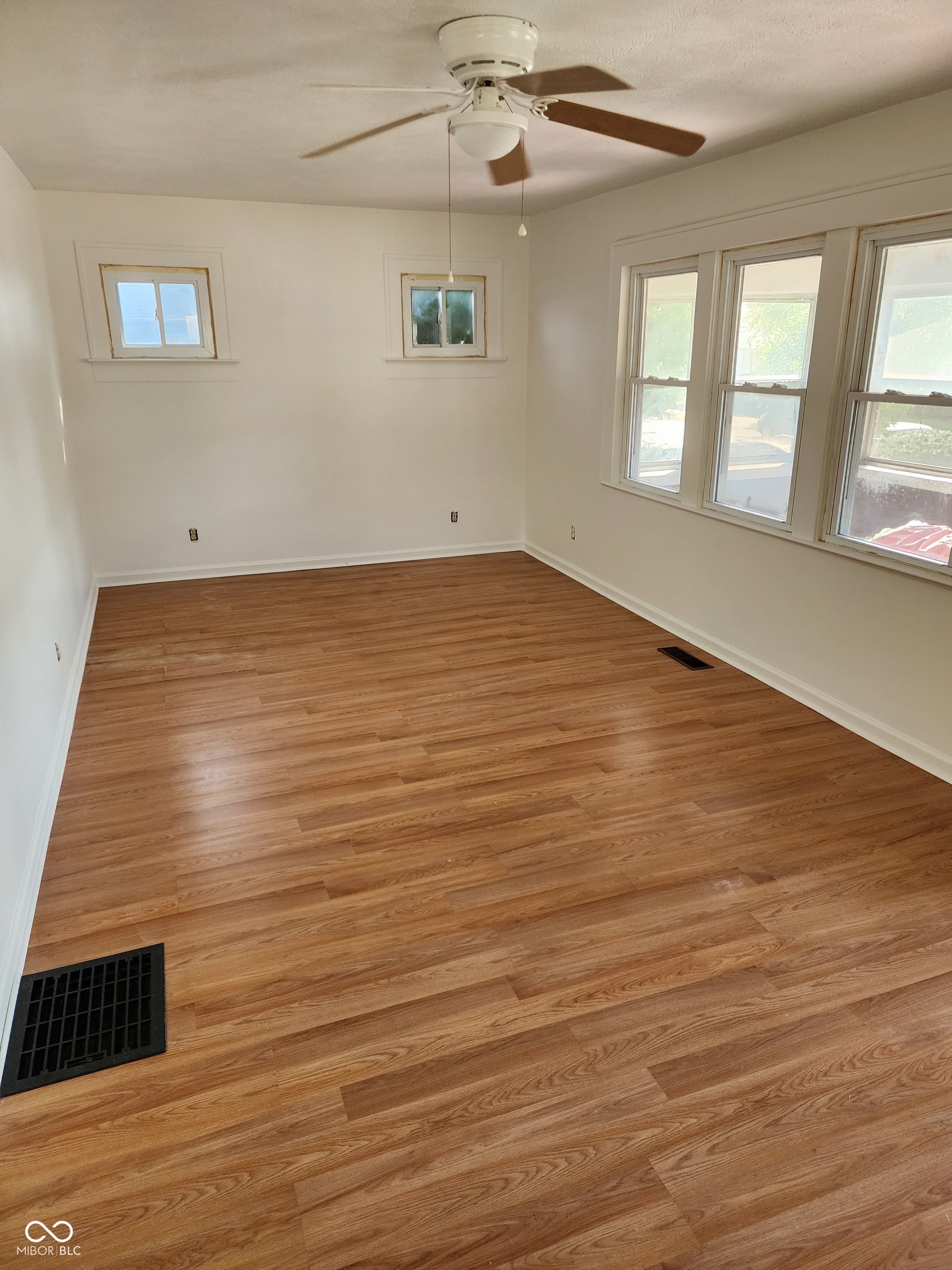 1027 N Linwood Avenue