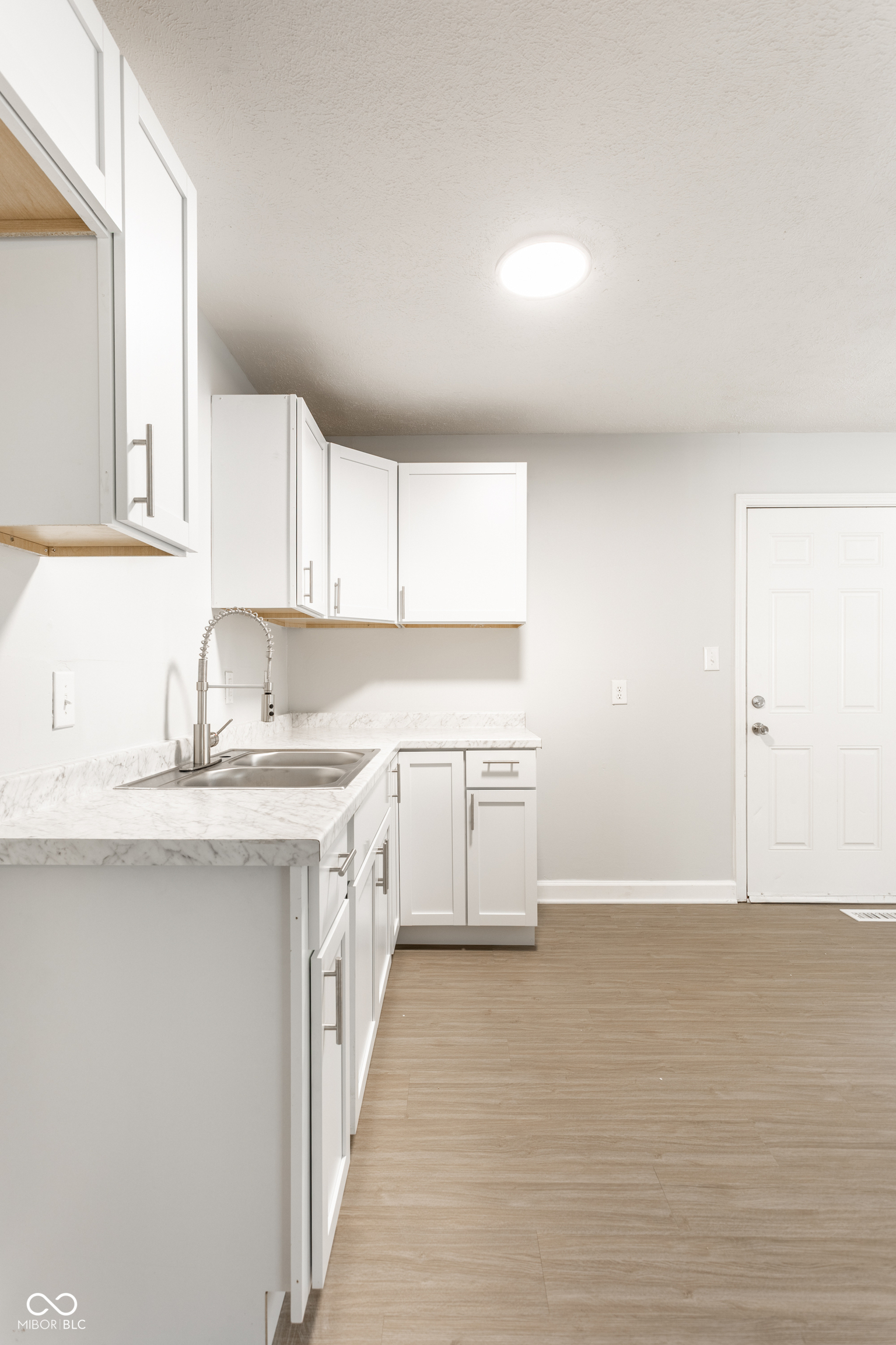 3943 N Mitthoefer Road