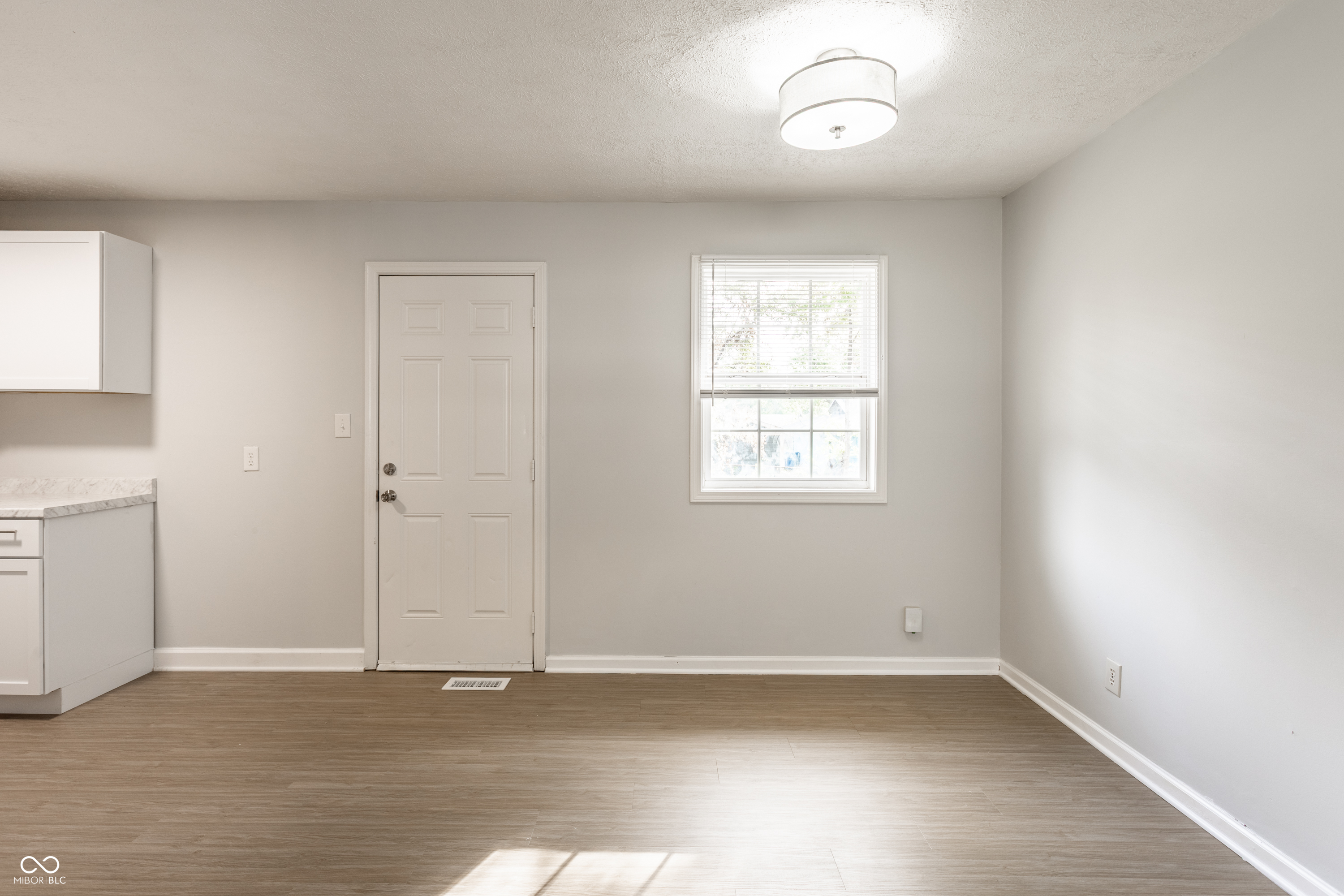 3943 N Mitthoefer Road