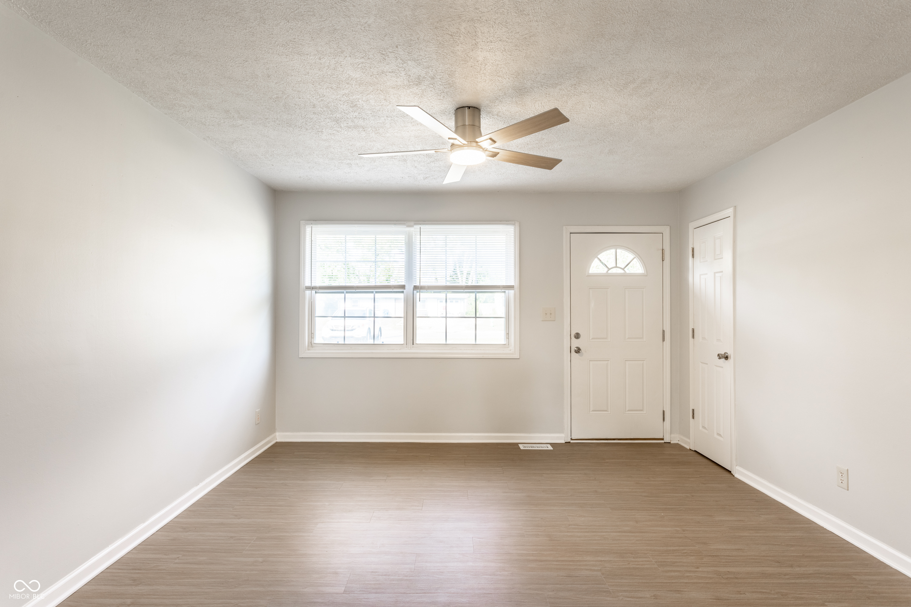 3943 N Mitthoefer Road