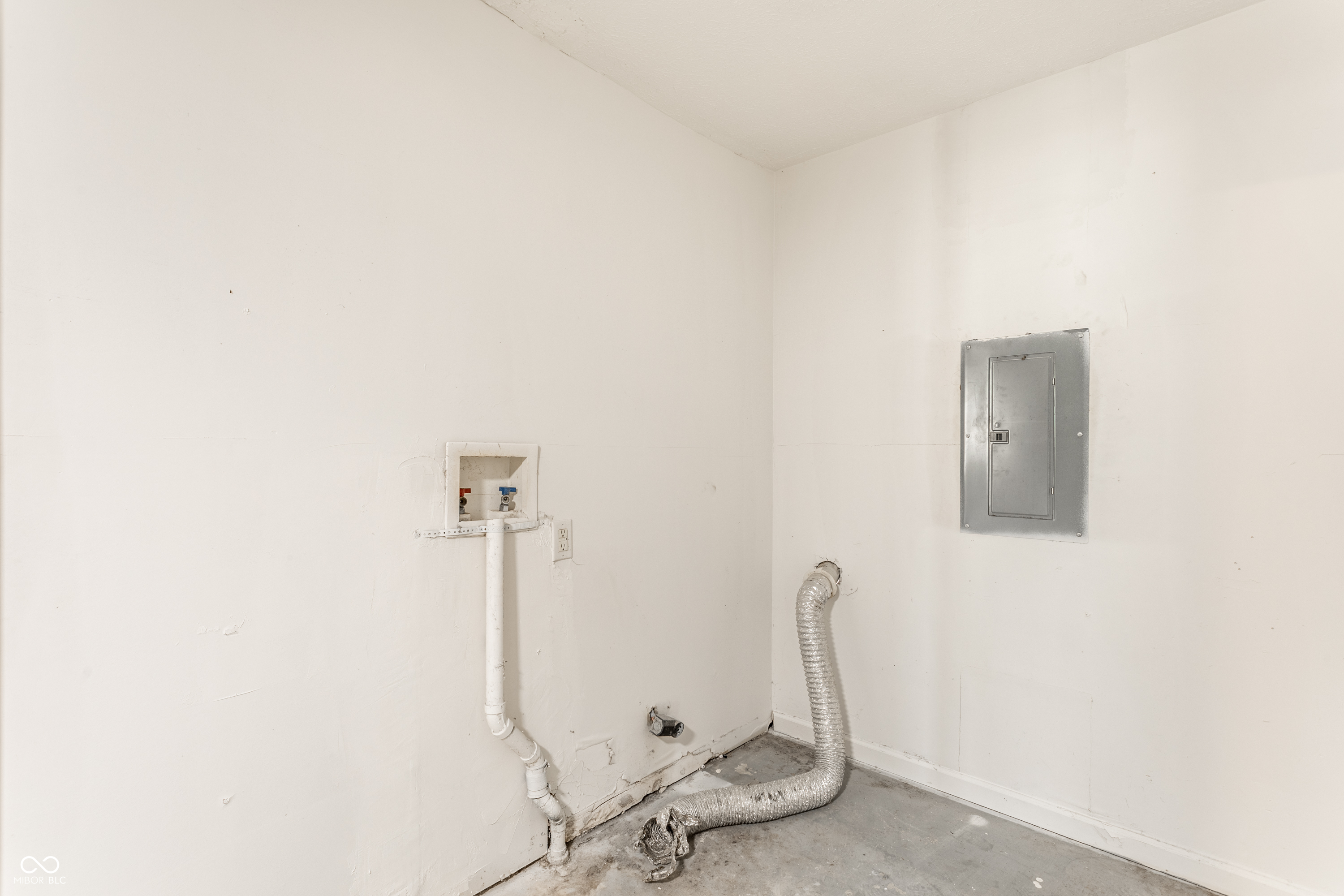 3943 N Mitthoefer Road