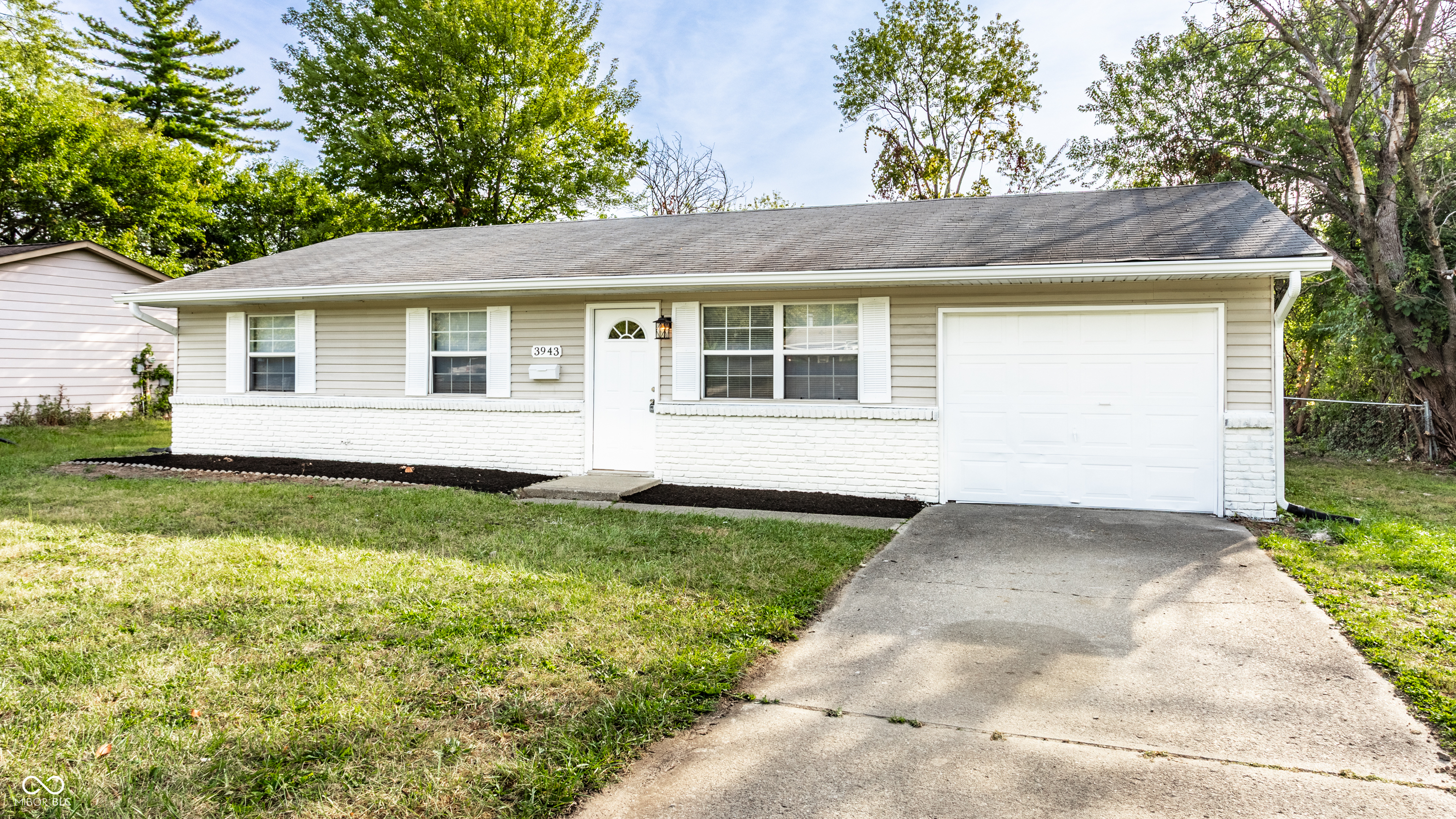 3943 N Mitthoefer Road