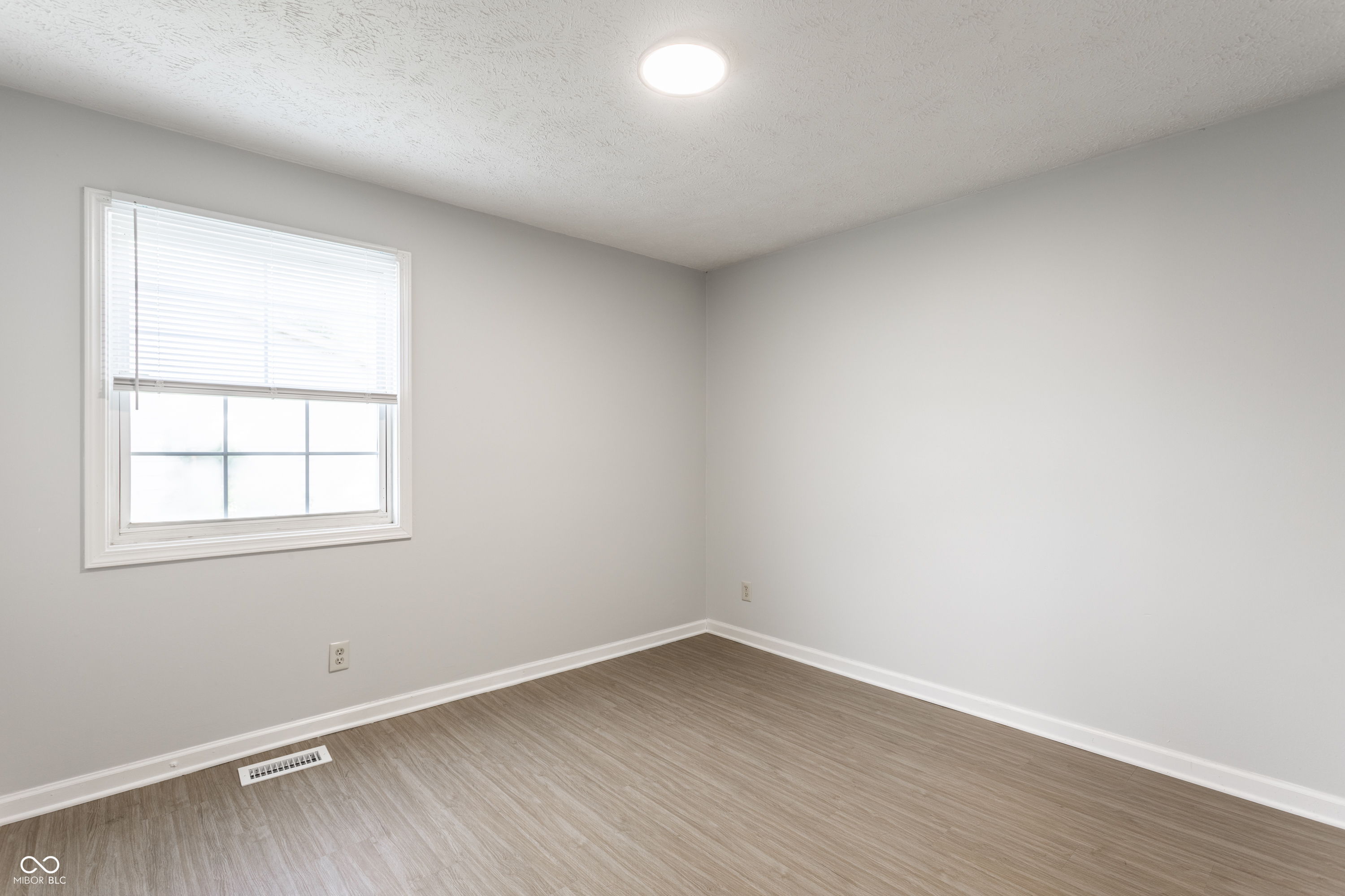 3943 N Mitthoefer Road