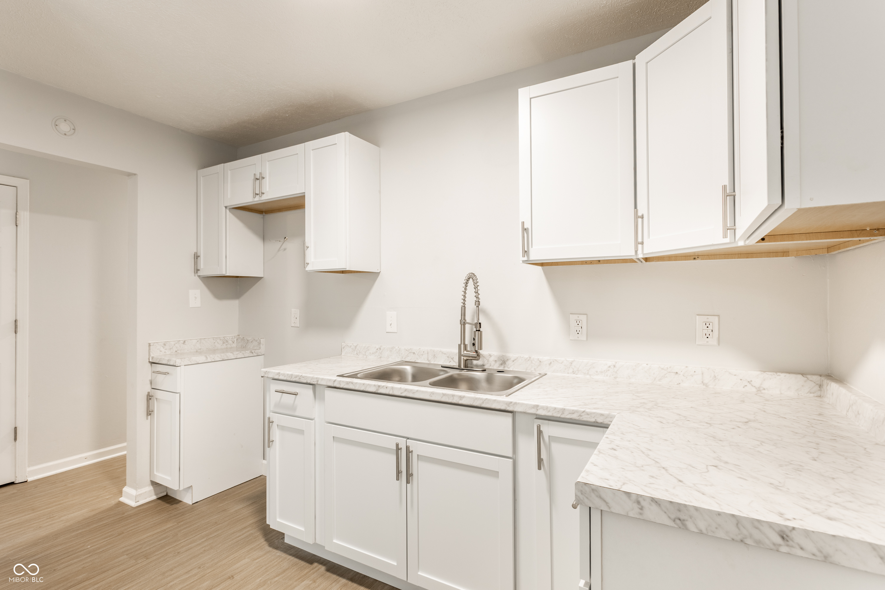 3943 N Mitthoefer Road