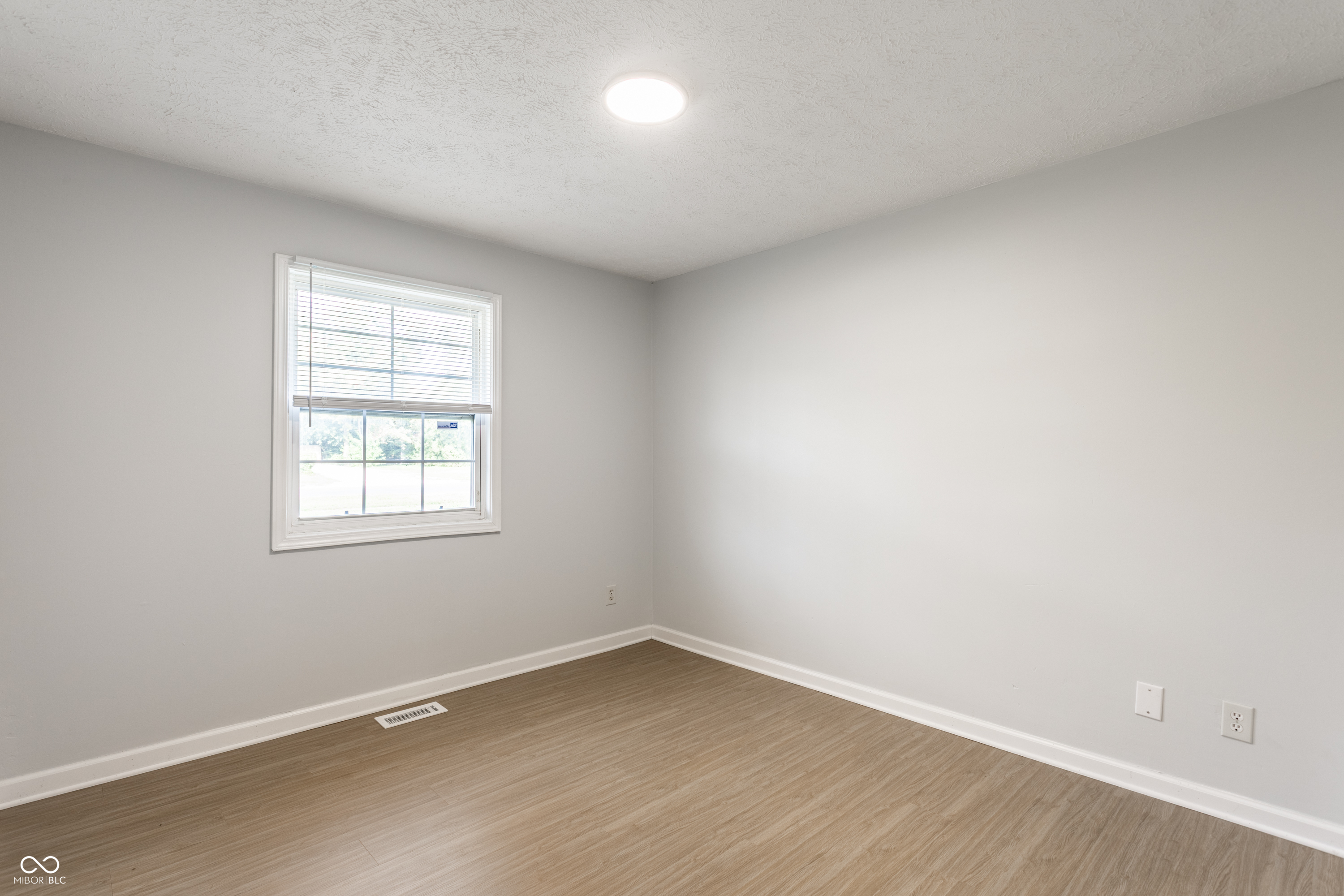 3943 N Mitthoefer Road