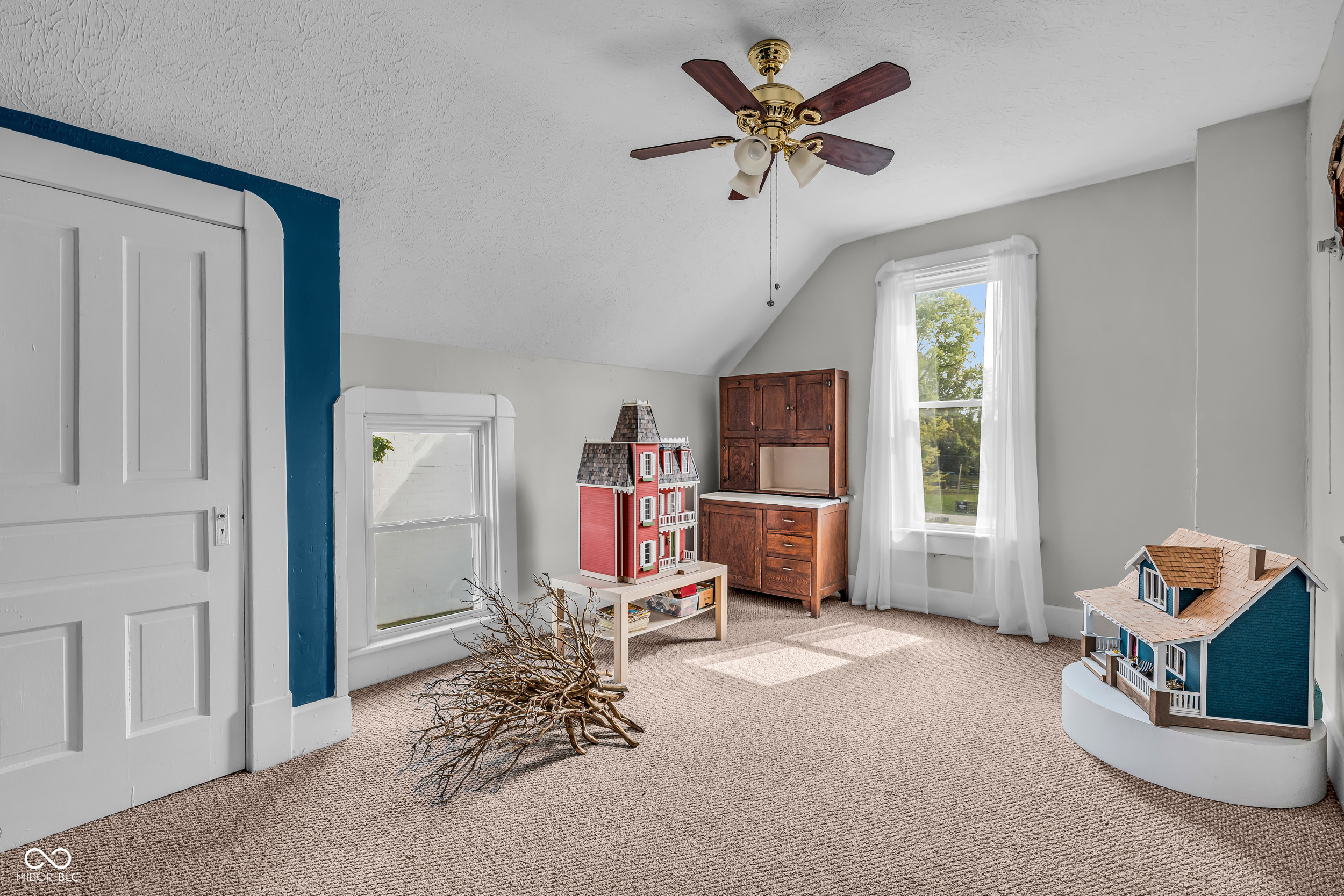 11623 E Washington Street