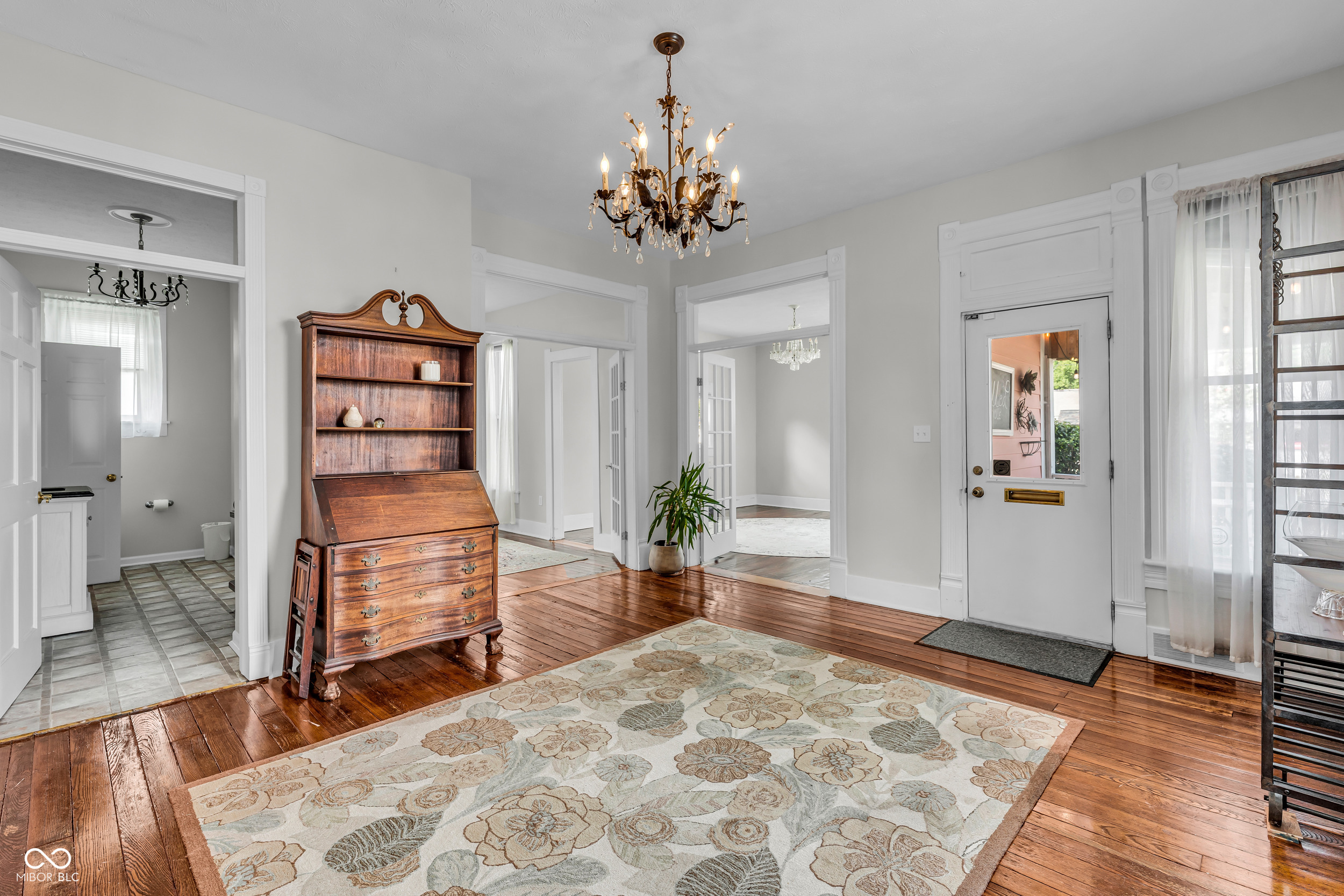 11623 E Washington Street