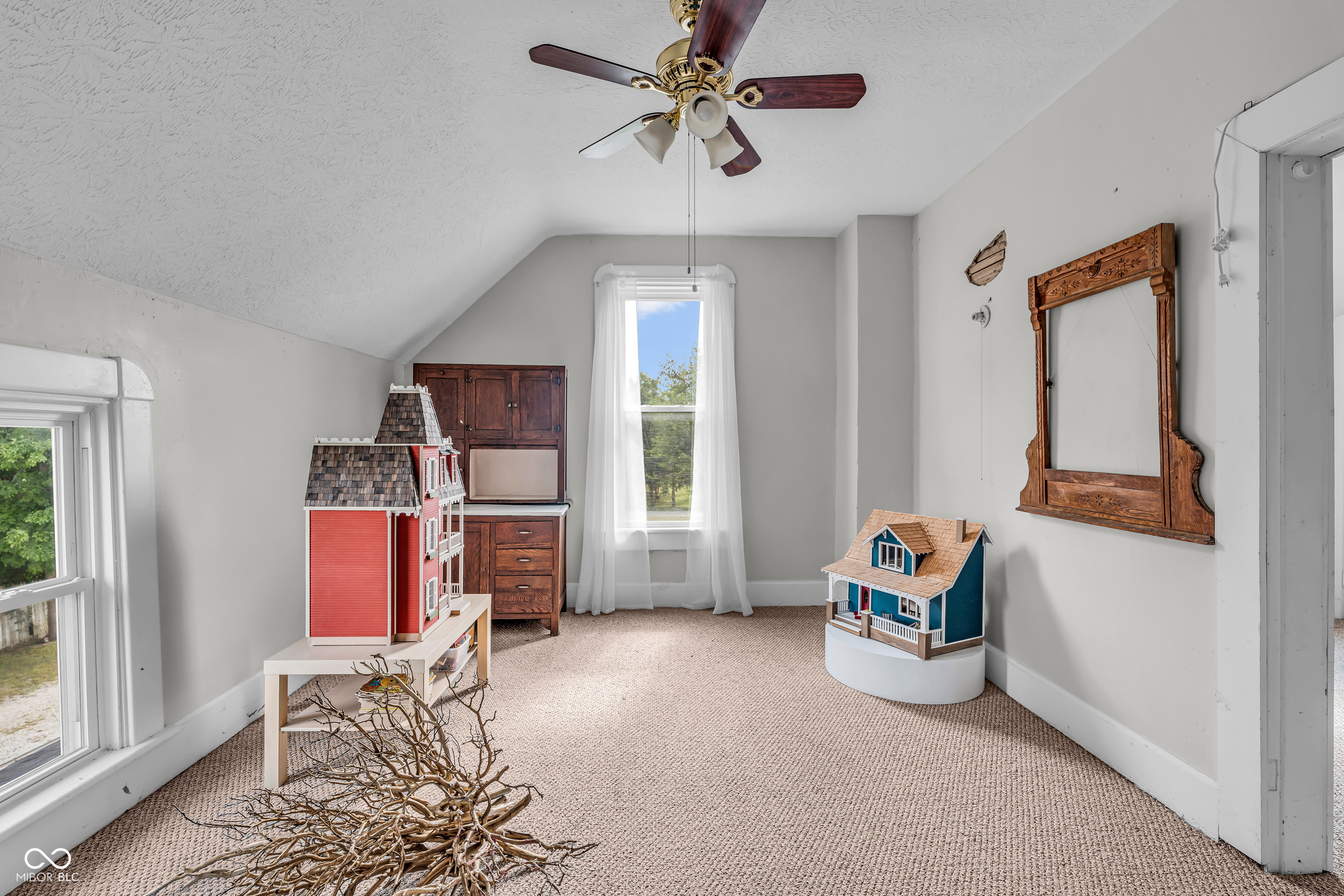 11623 E Washington Street