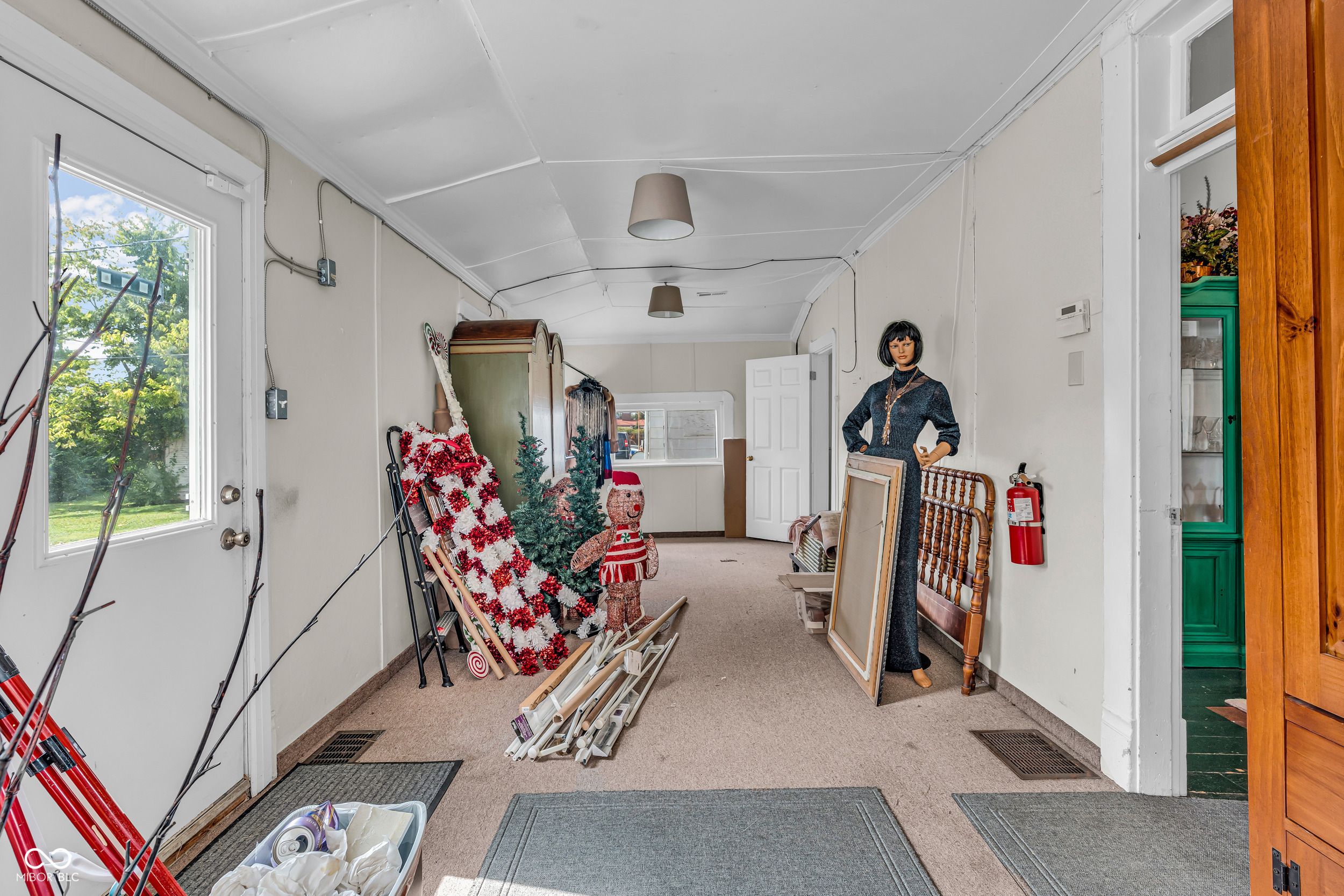 11623 E Washington Street