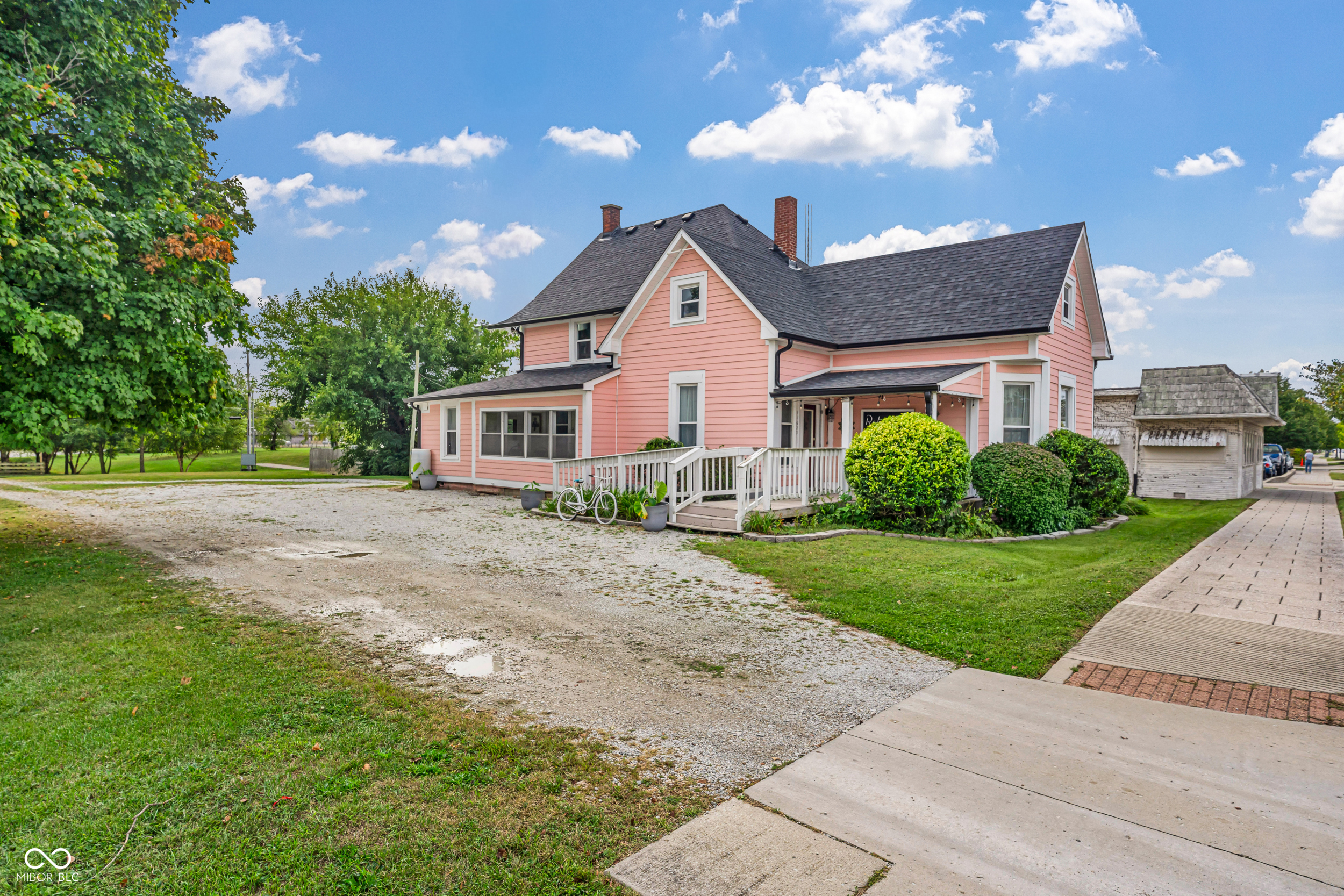 11623 E Washington Street