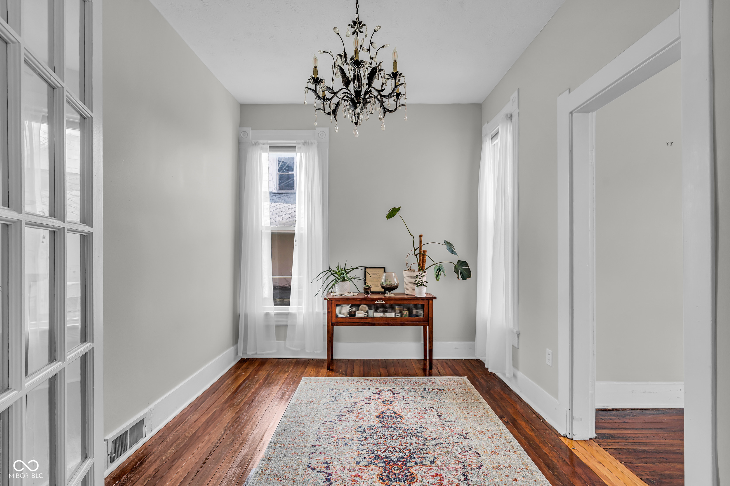 11623 E Washington Street