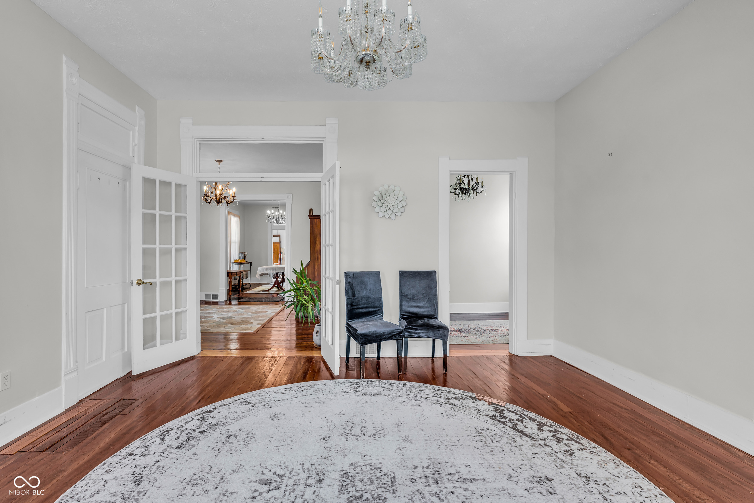 11623 E Washington Street