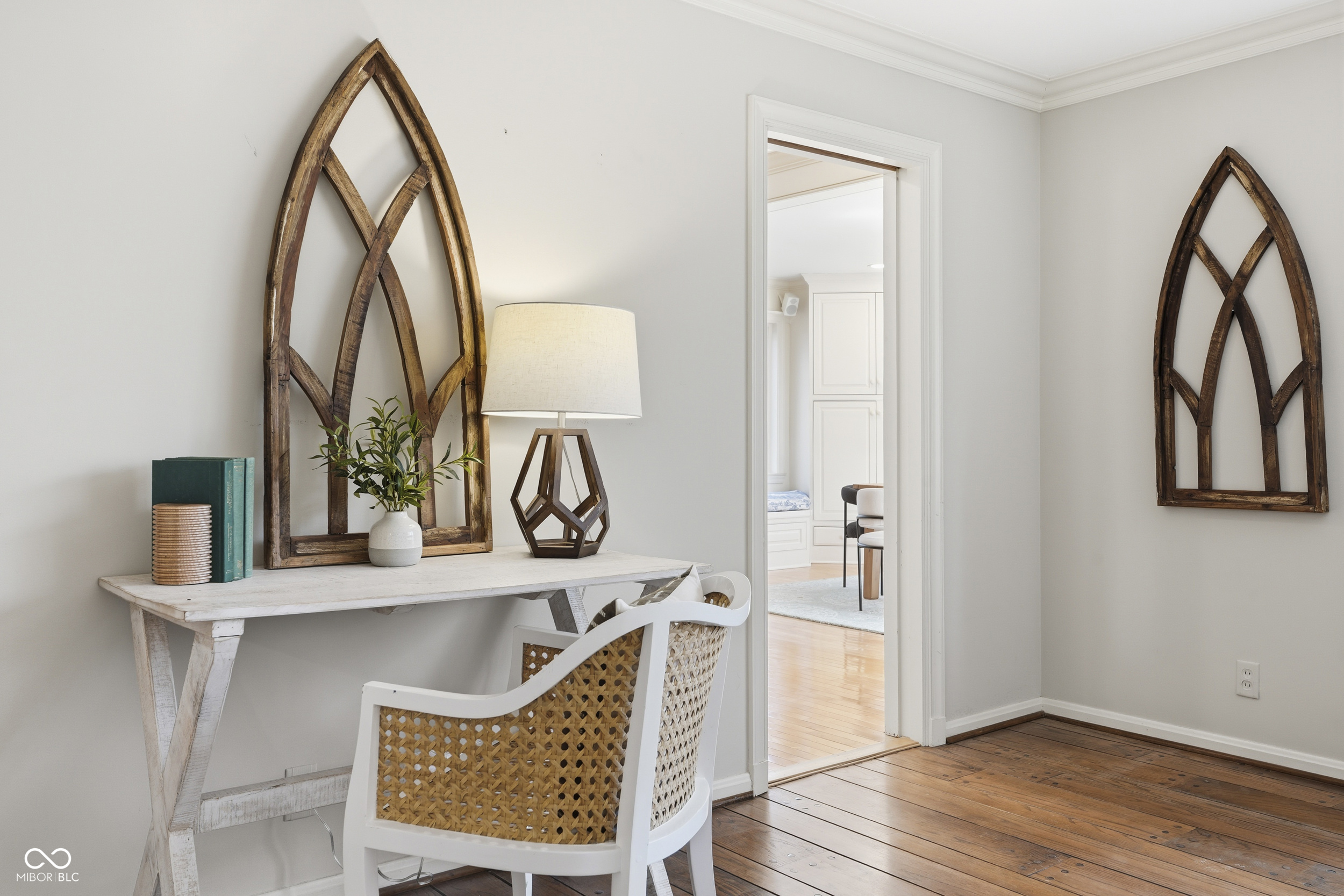 8121 N Illinois Street