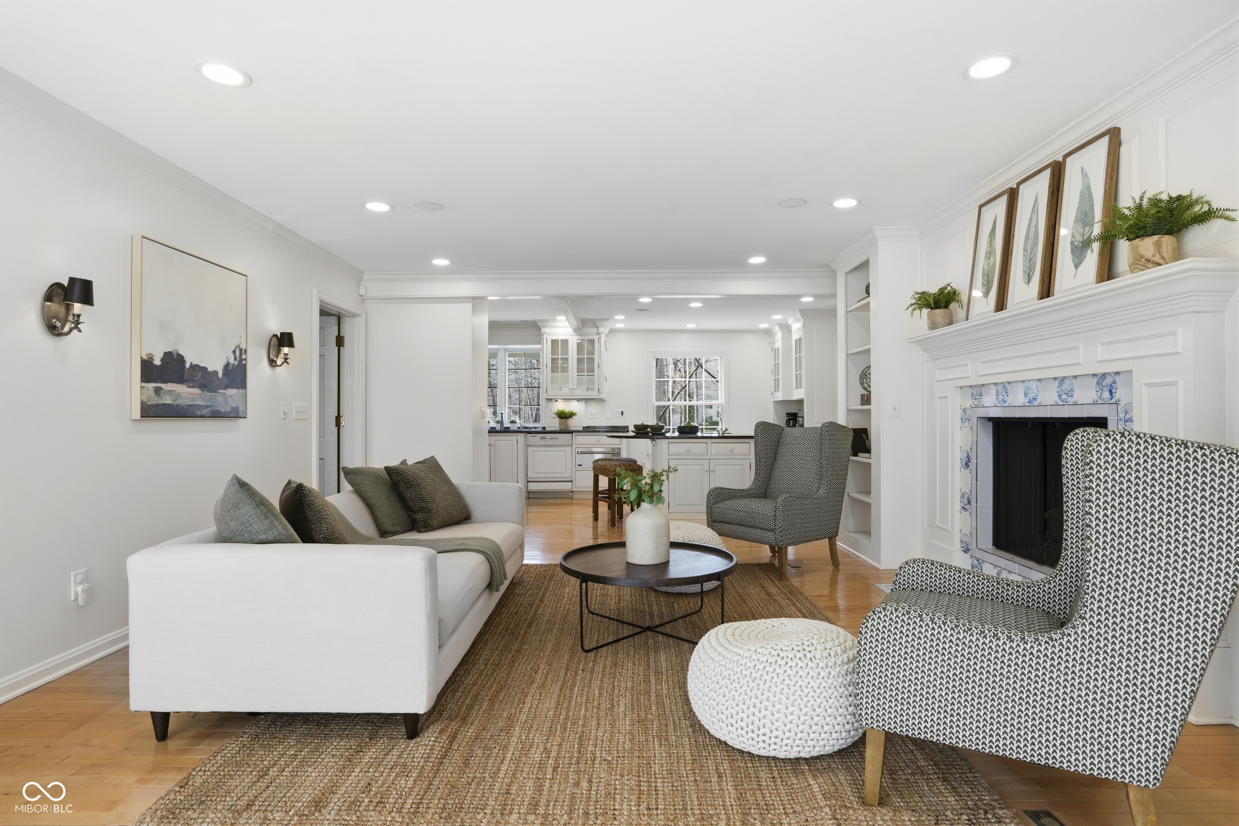 8121 N Illinois Street