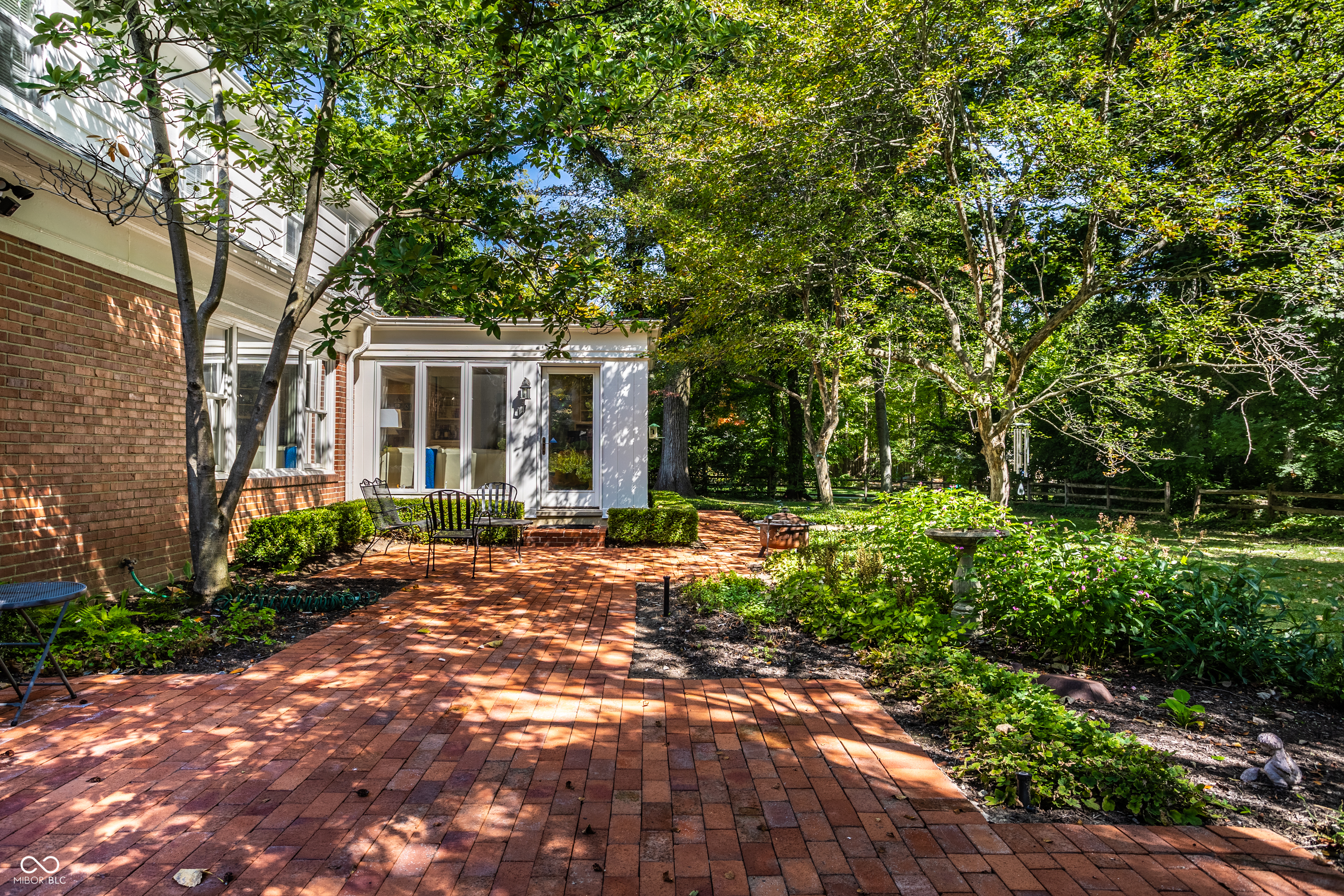 8121 N Illinois Street