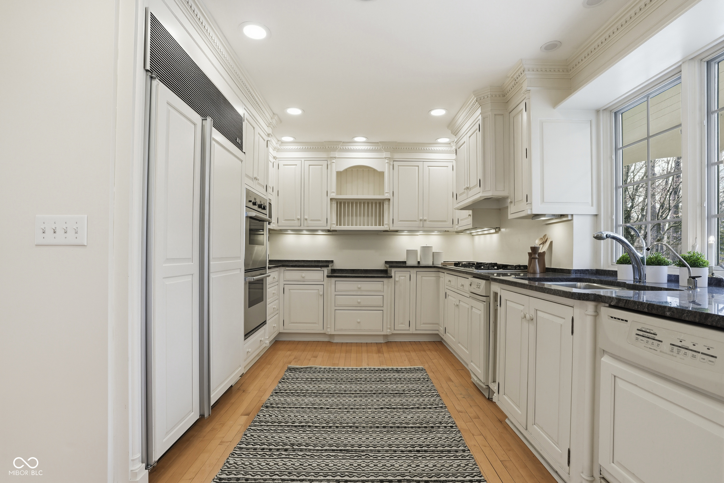 8121 N Illinois Street