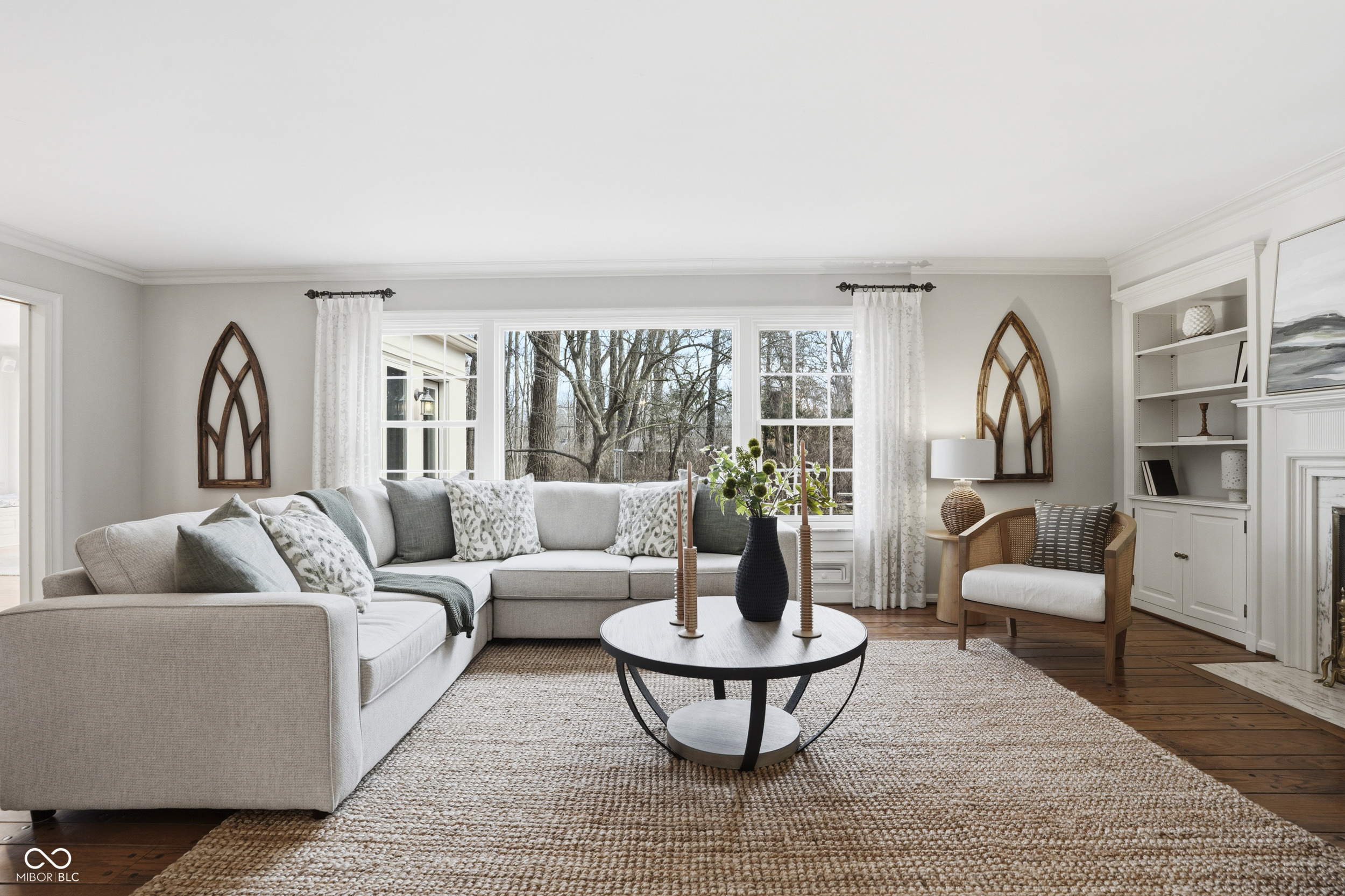 8121 N Illinois Street