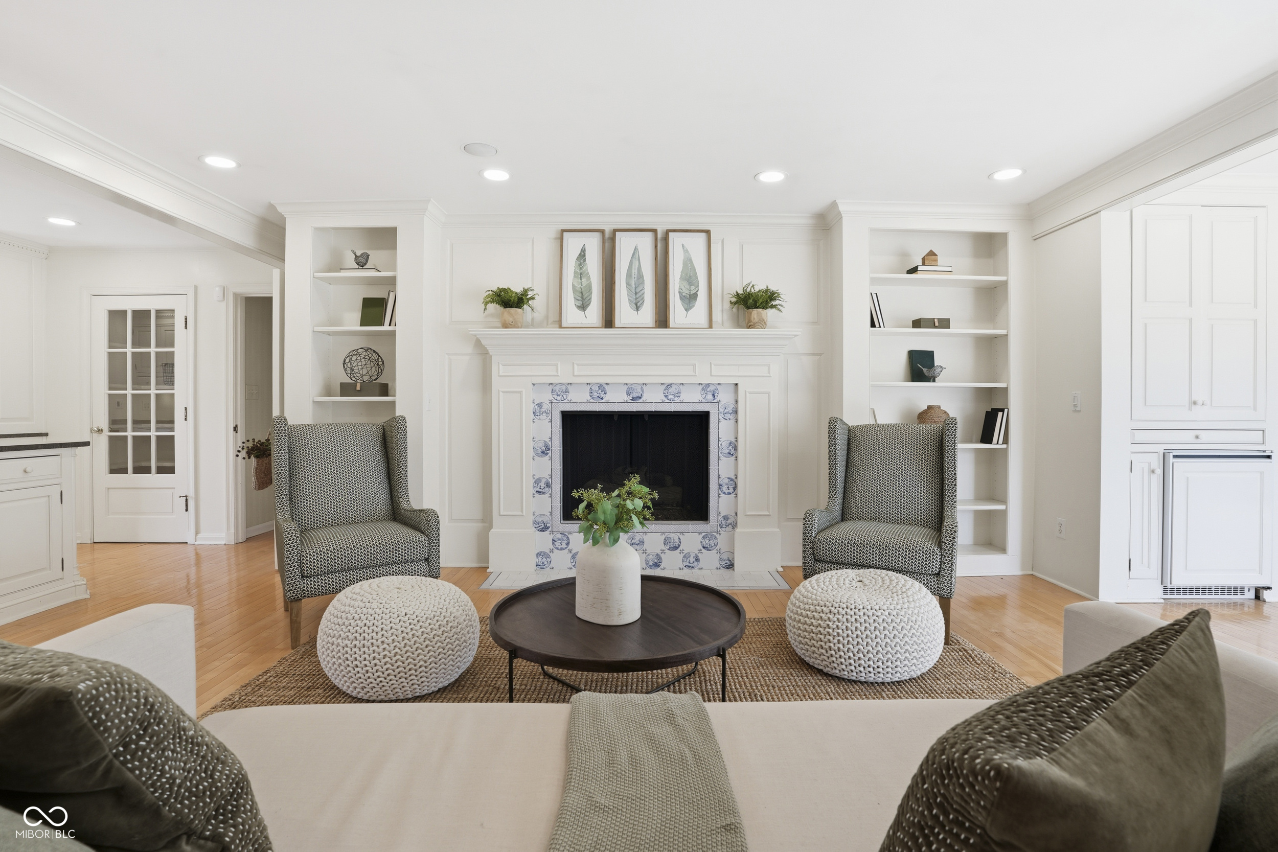 8121 N Illinois Street