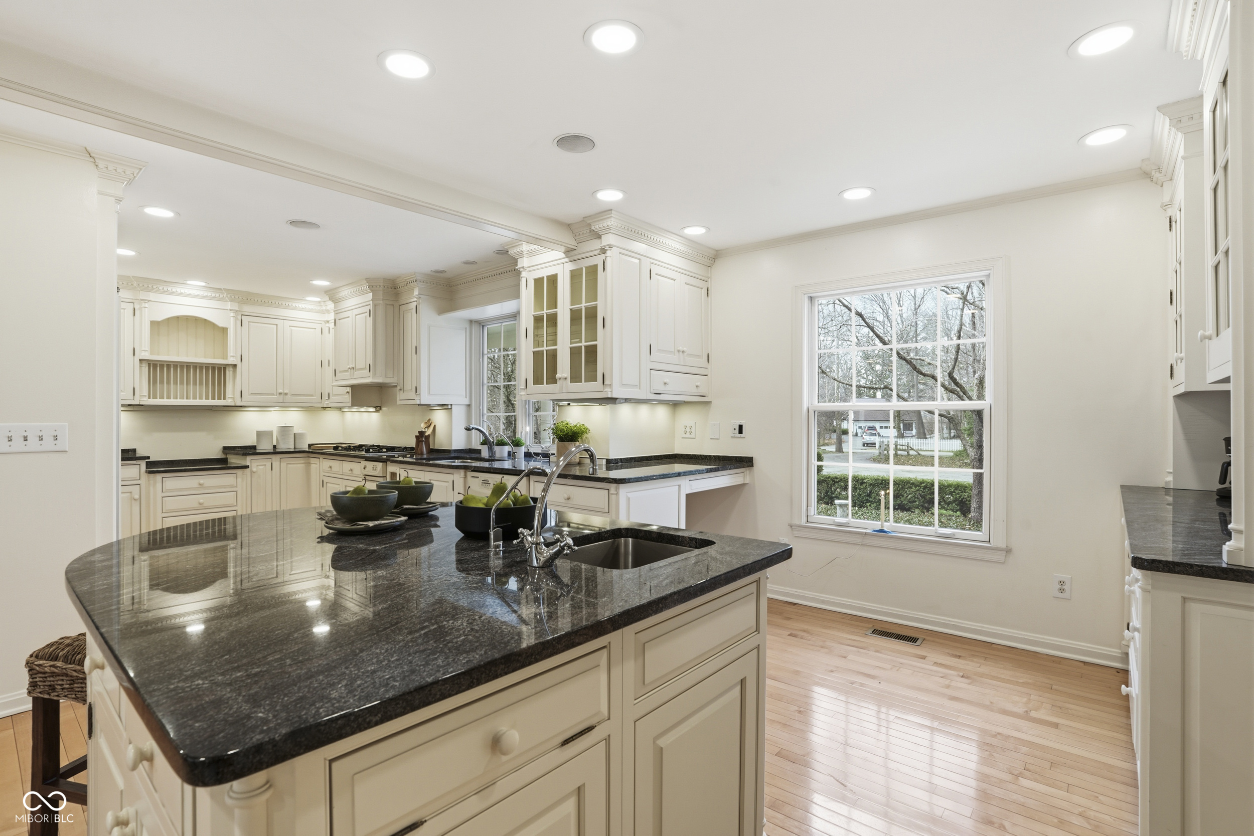 8121 N Illinois Street