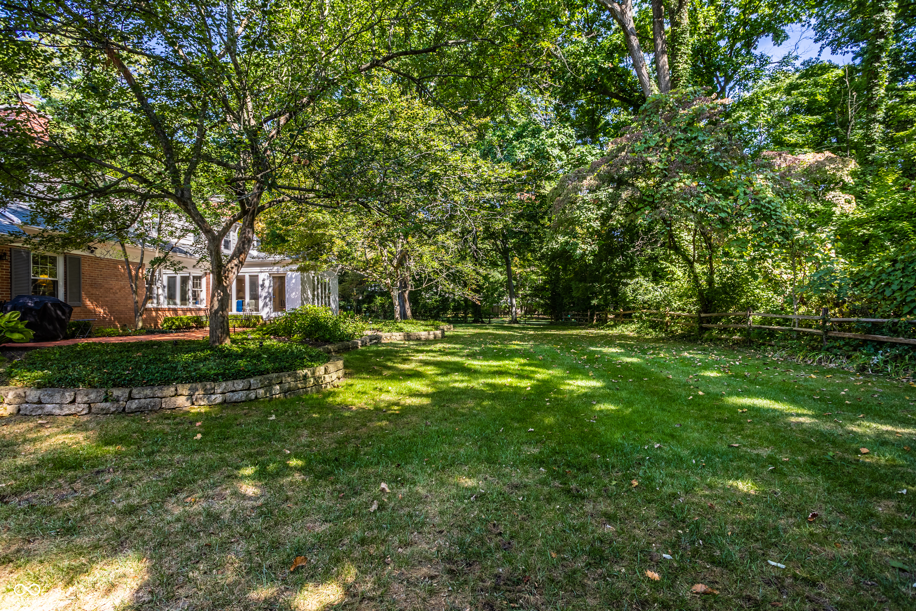 8121 N Illinois Street